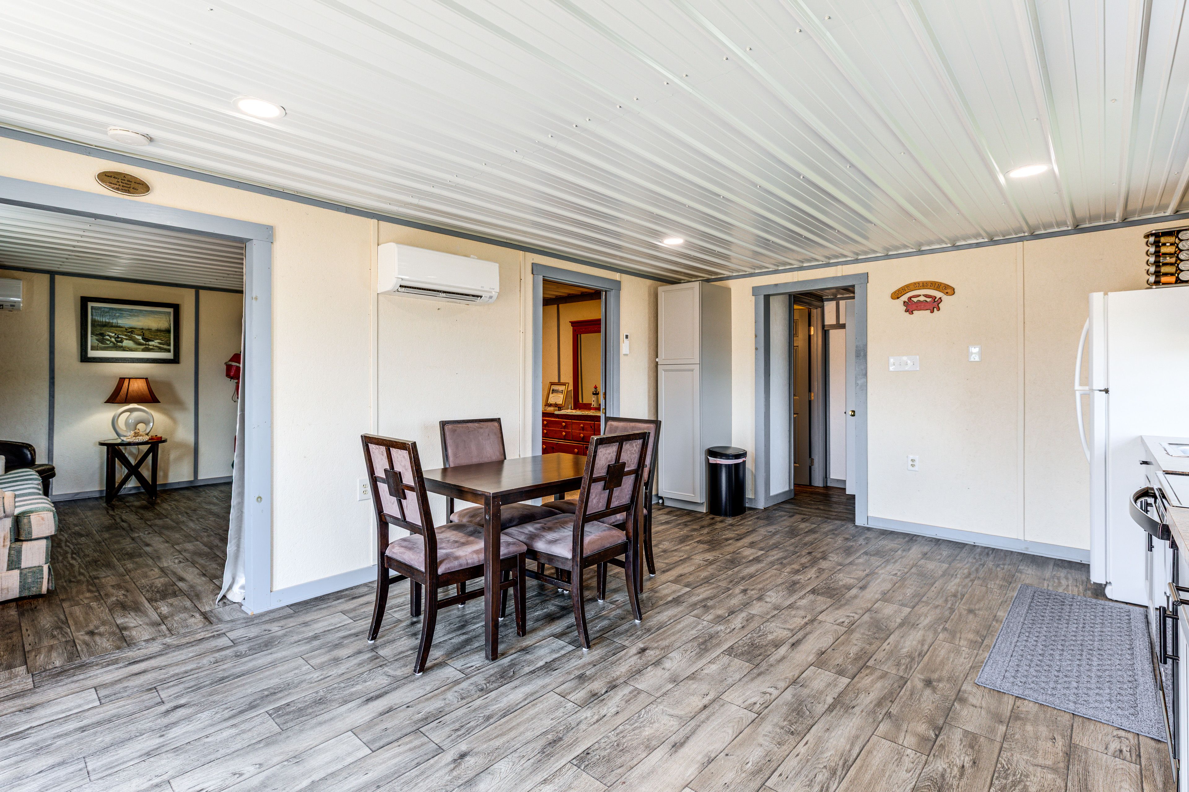 Dining Area | Dishware & Flatware | Central A/C & Heat