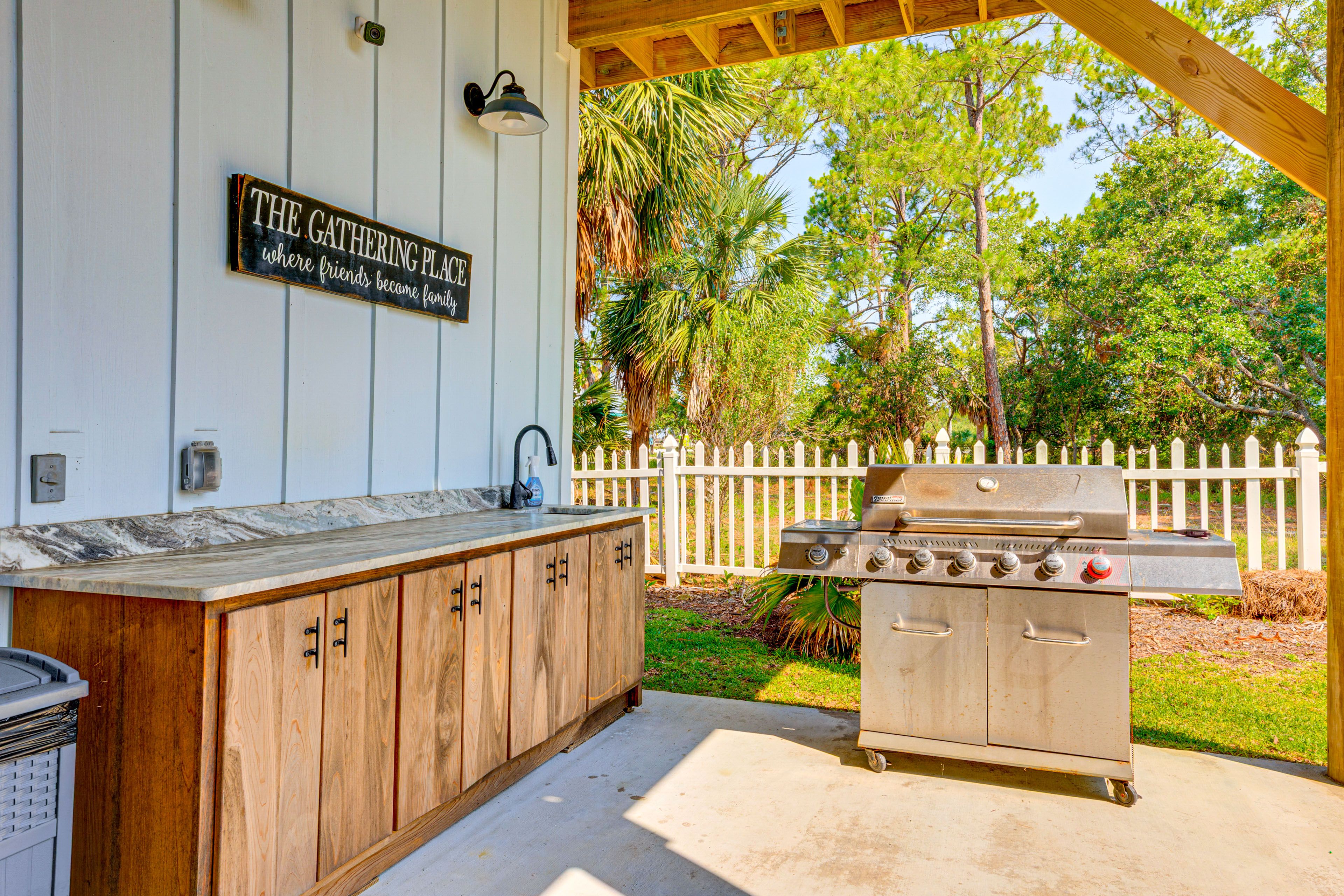 Community Patio | Gas Grill | Outdoor Dining Area | Lounge Seating