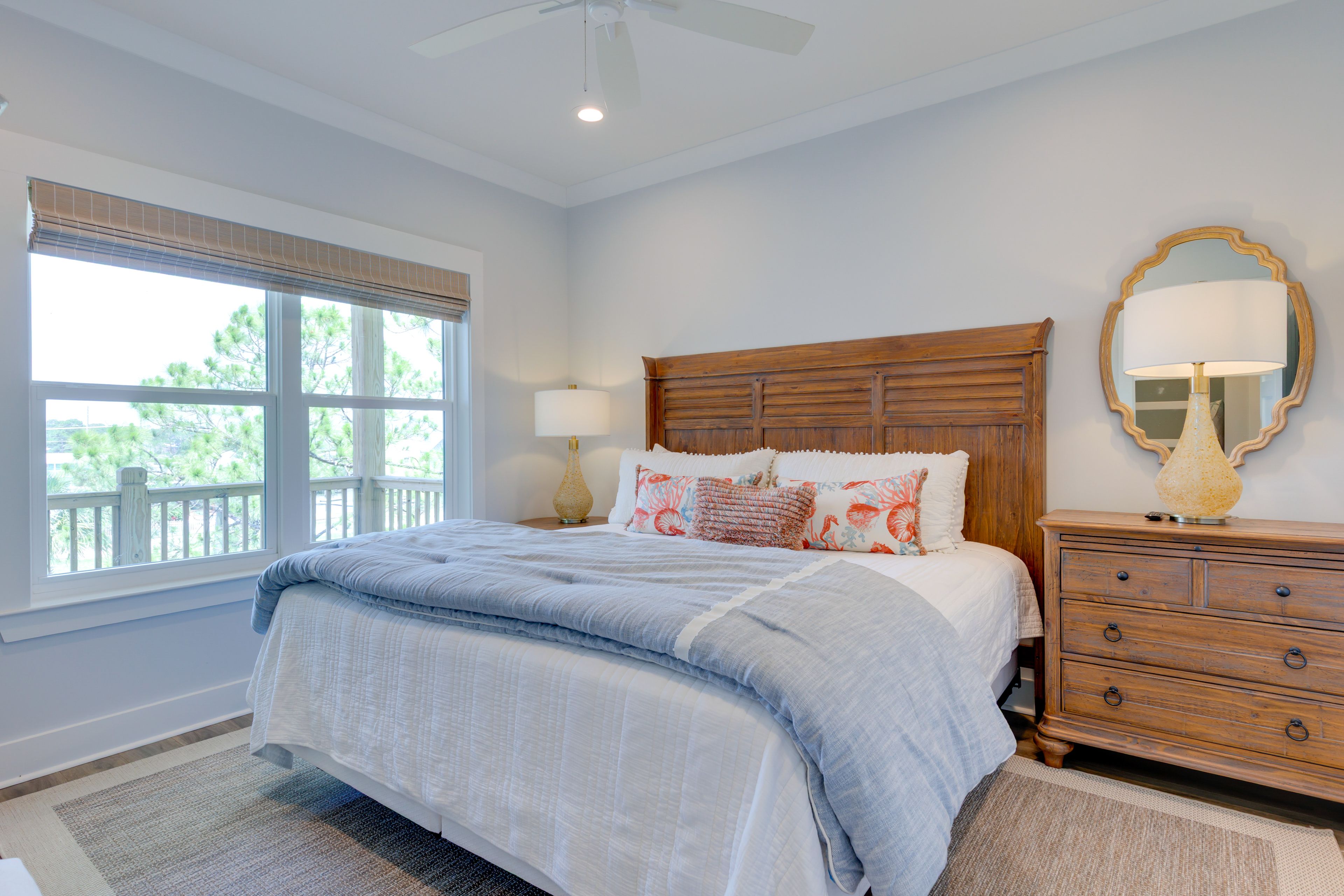 Bedroom | King Bed | Smart TV