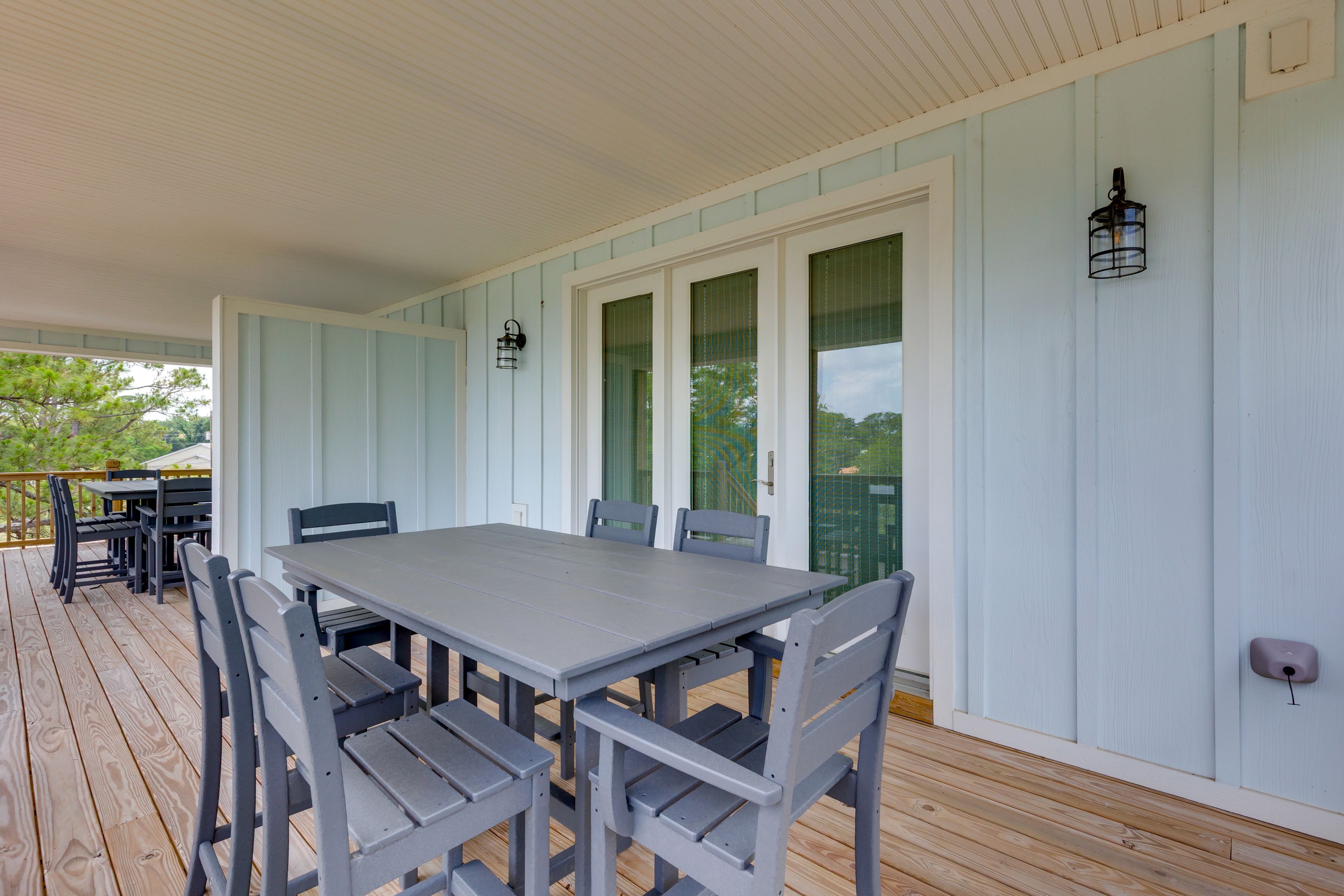 Island Soul Community Amenities | Deck | Outdoor Dining Areas