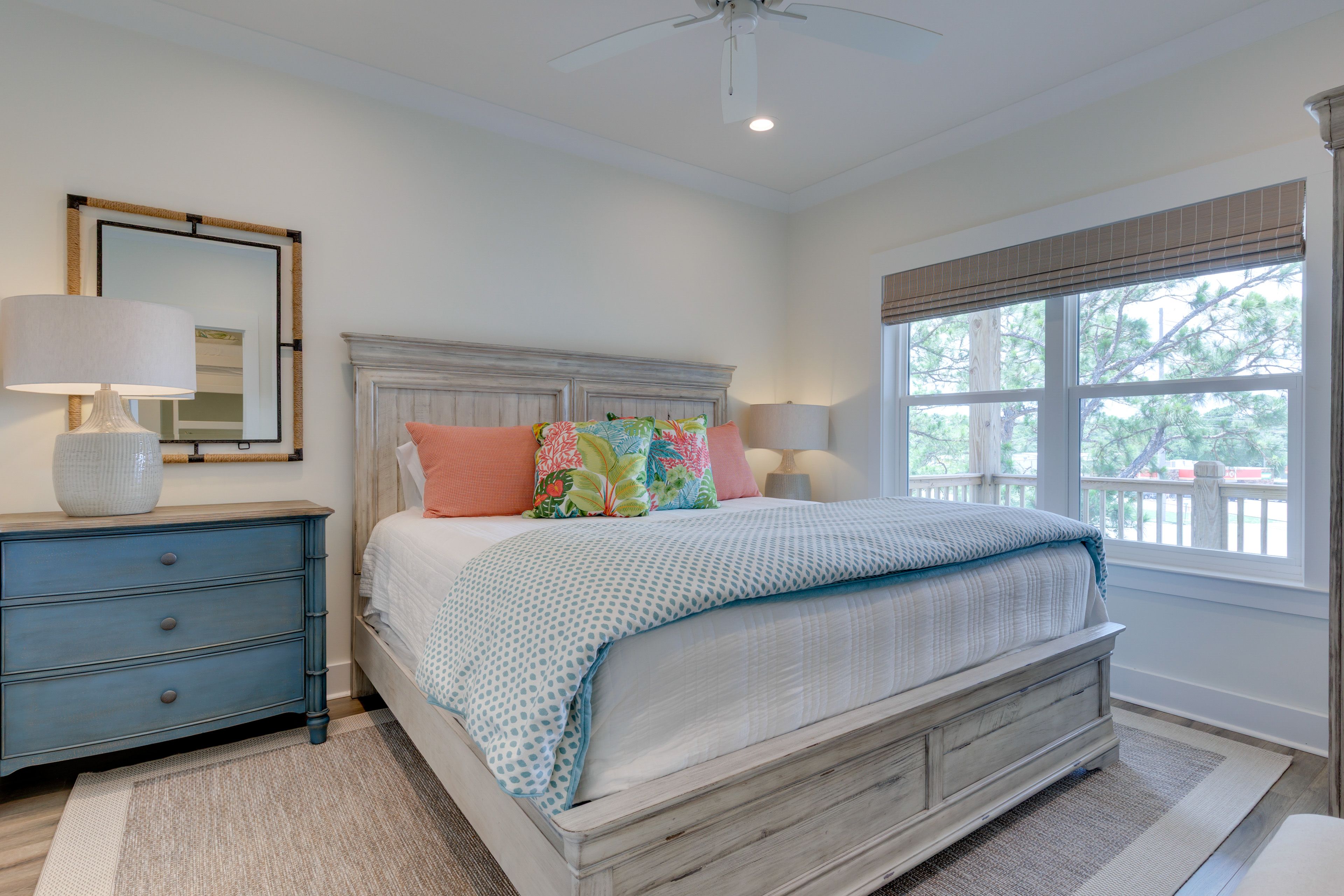 Bedroom | King Bed | Smart TV