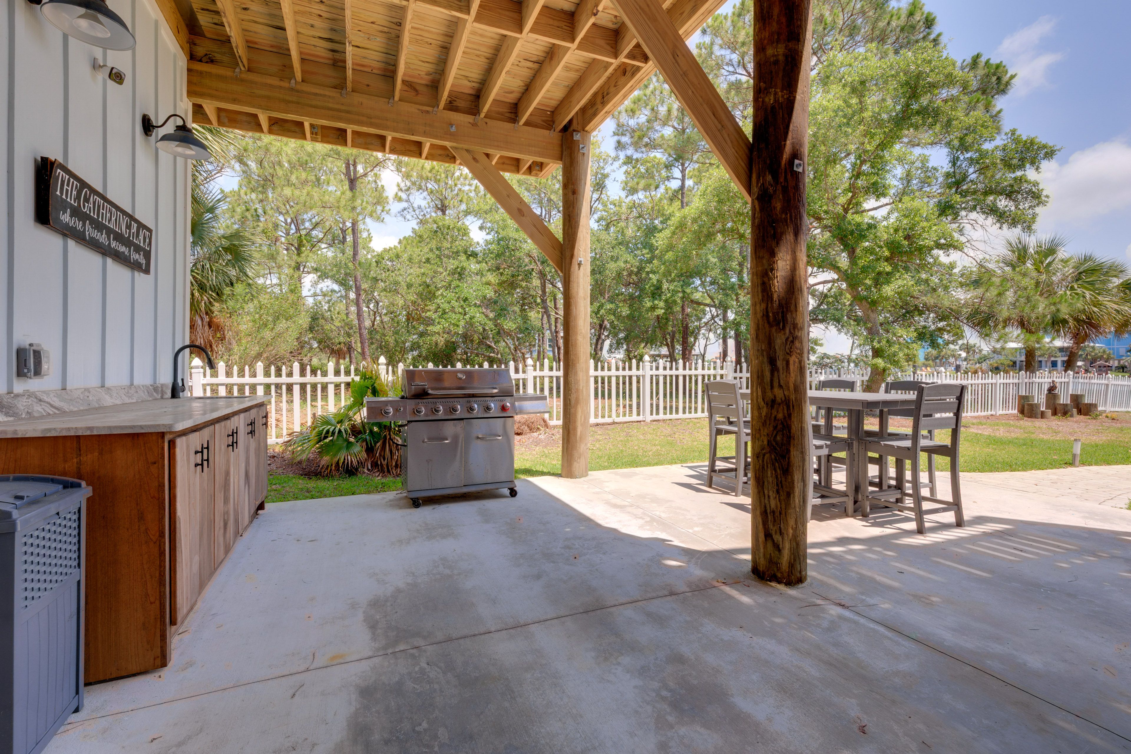 Community Patio | Gas Grill | Outdoor Dining Area | Lounge Seating