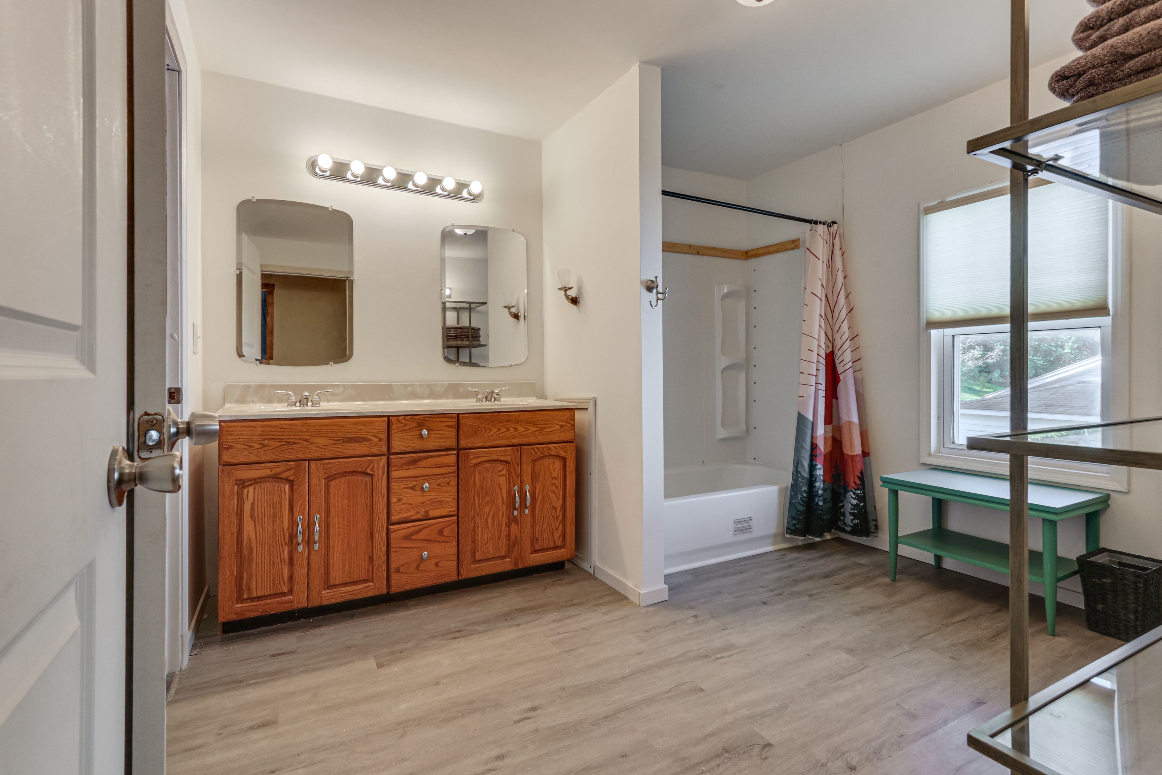 Bathroom | 2nd Floor