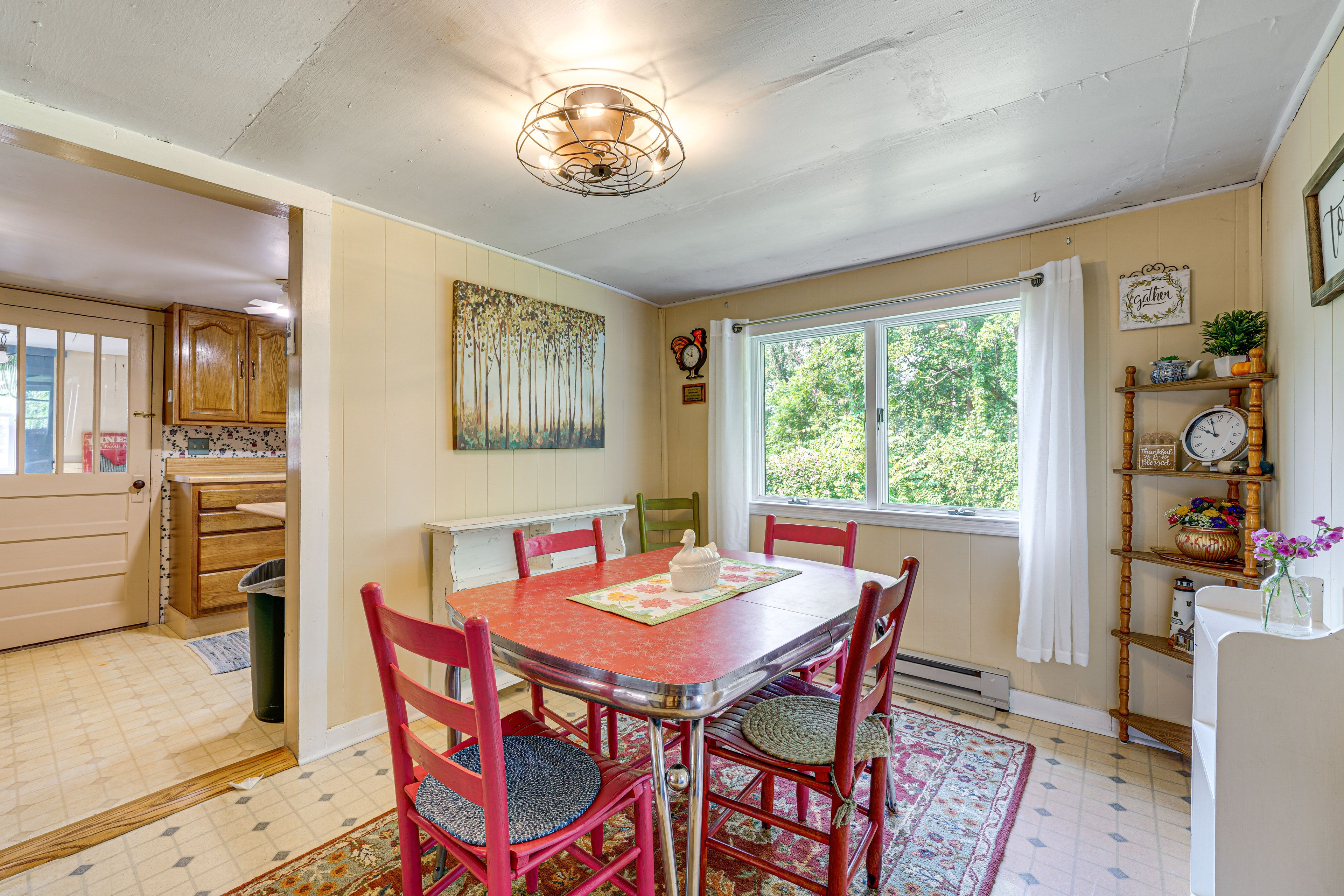 Dining Table | Dishware & Flatware Provided