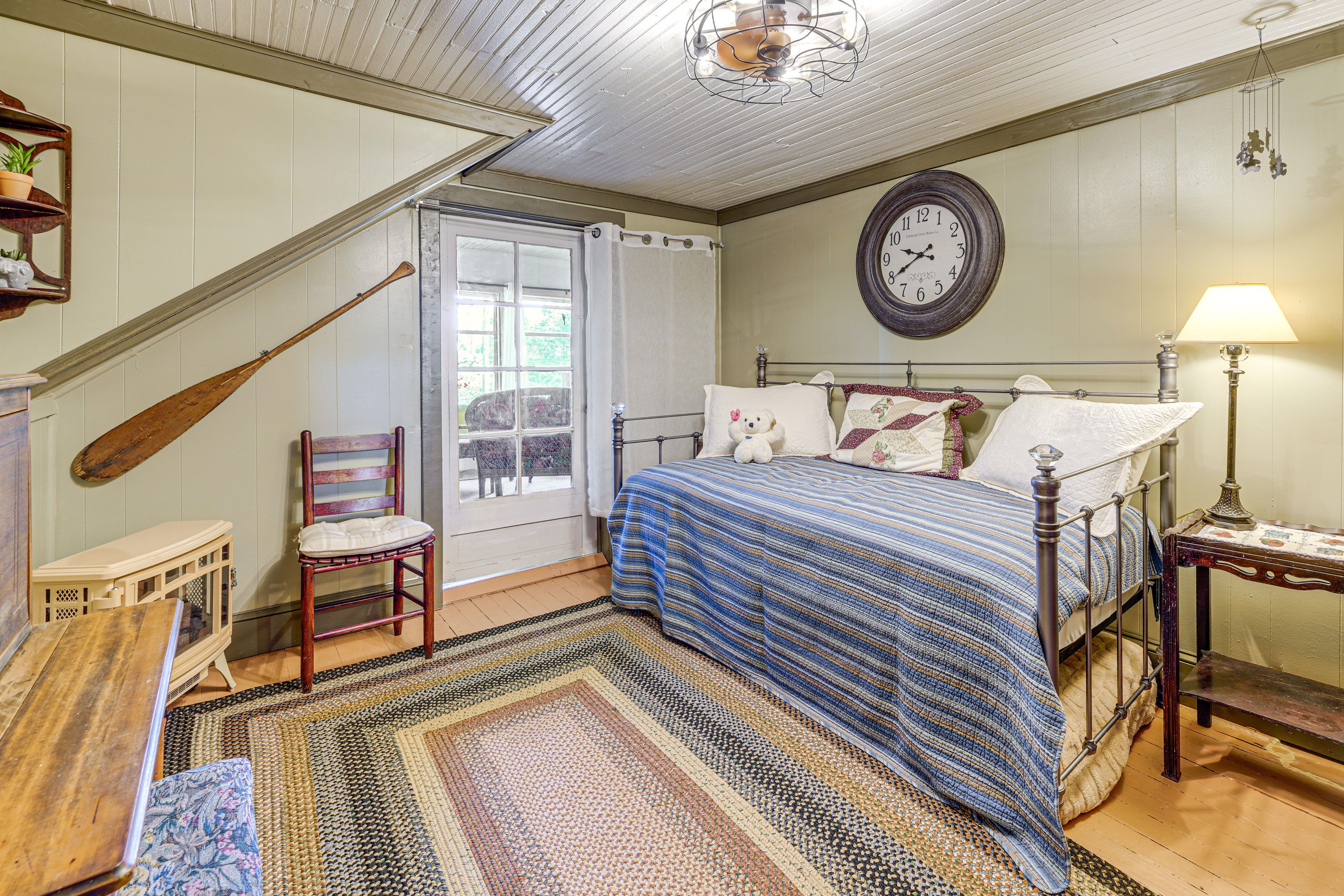 Den | Twin Daybed