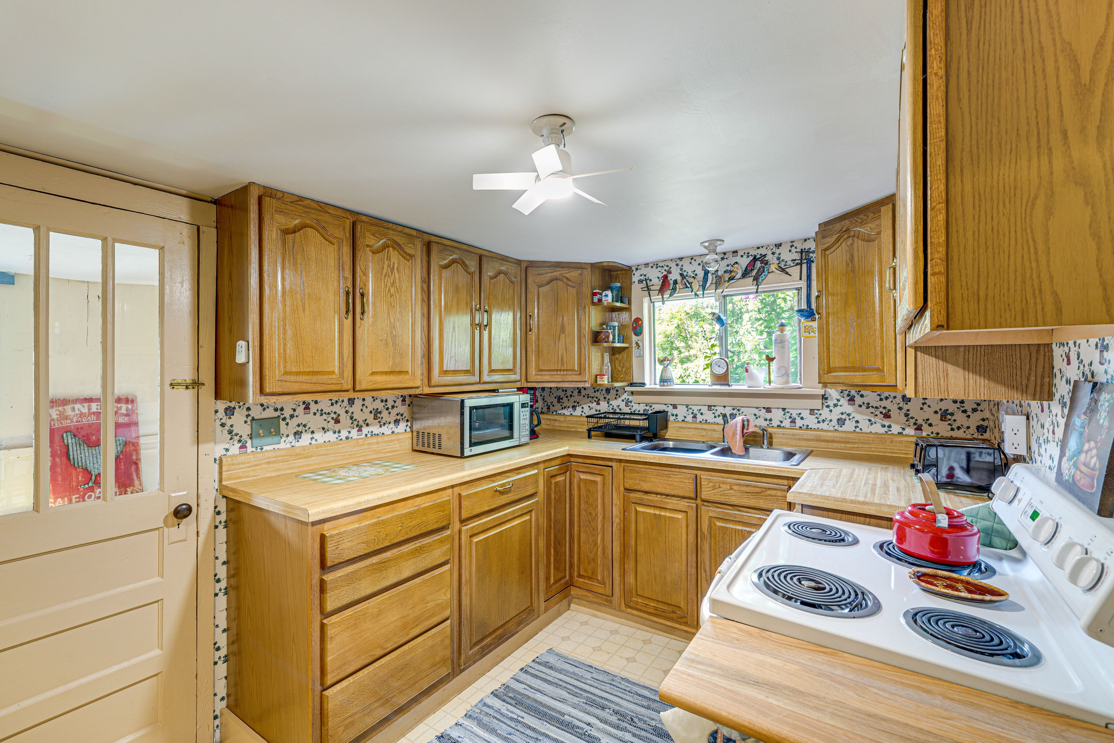 Kitchen | Drip Coffee Maker | Keurig | Spices | Blender