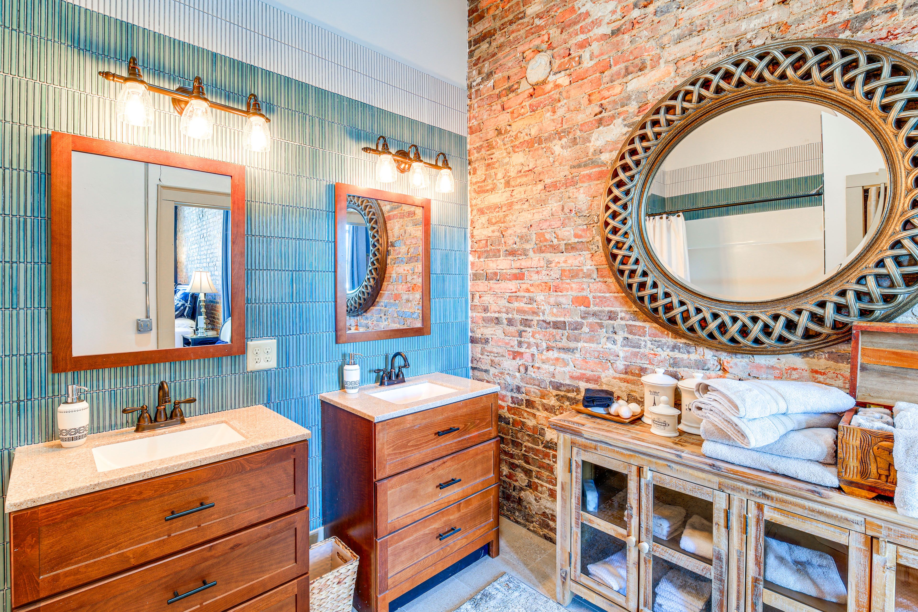 Full Bath | Towels | Hair Dryer