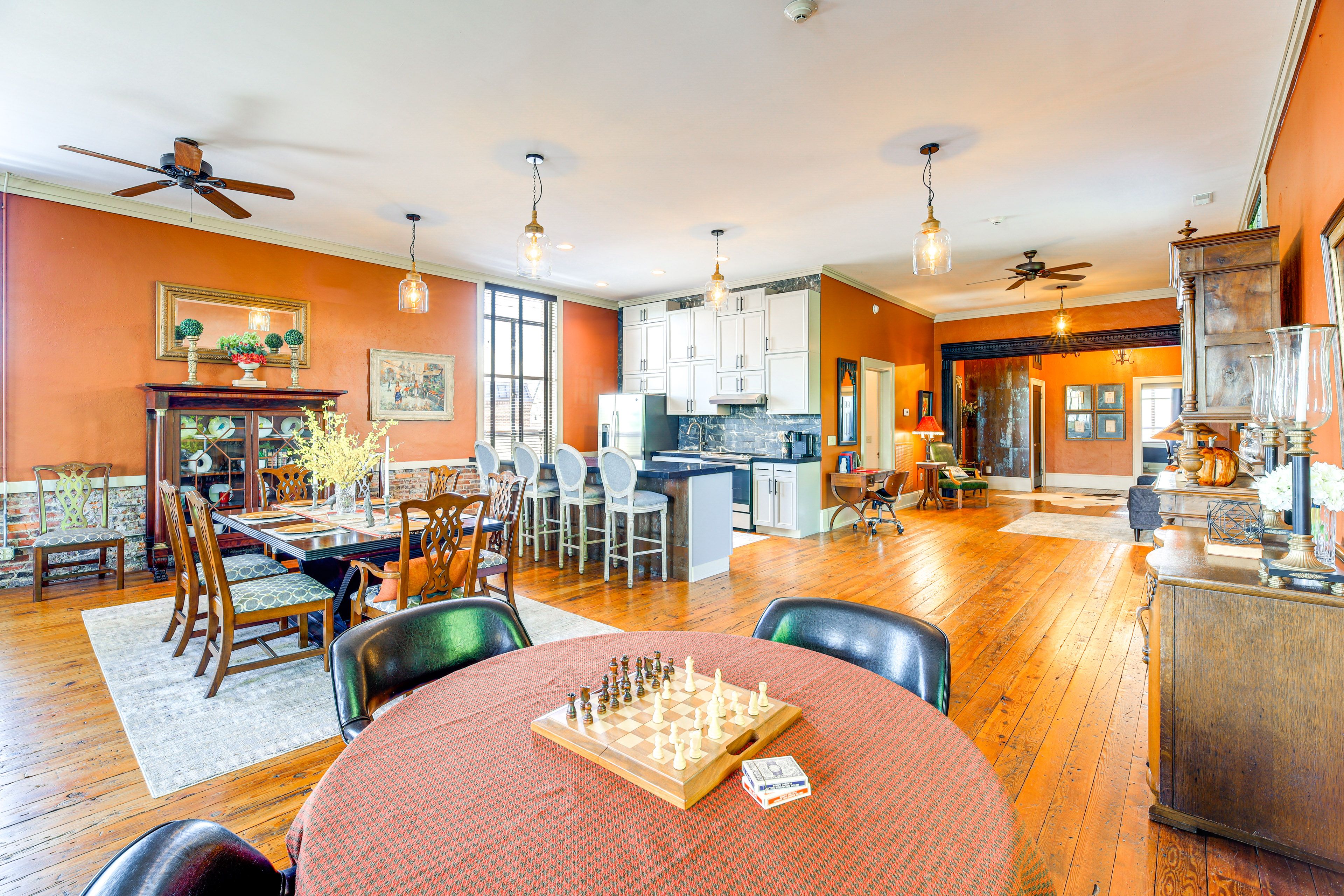 Dining Area | Full Kitchen | Antique Decor