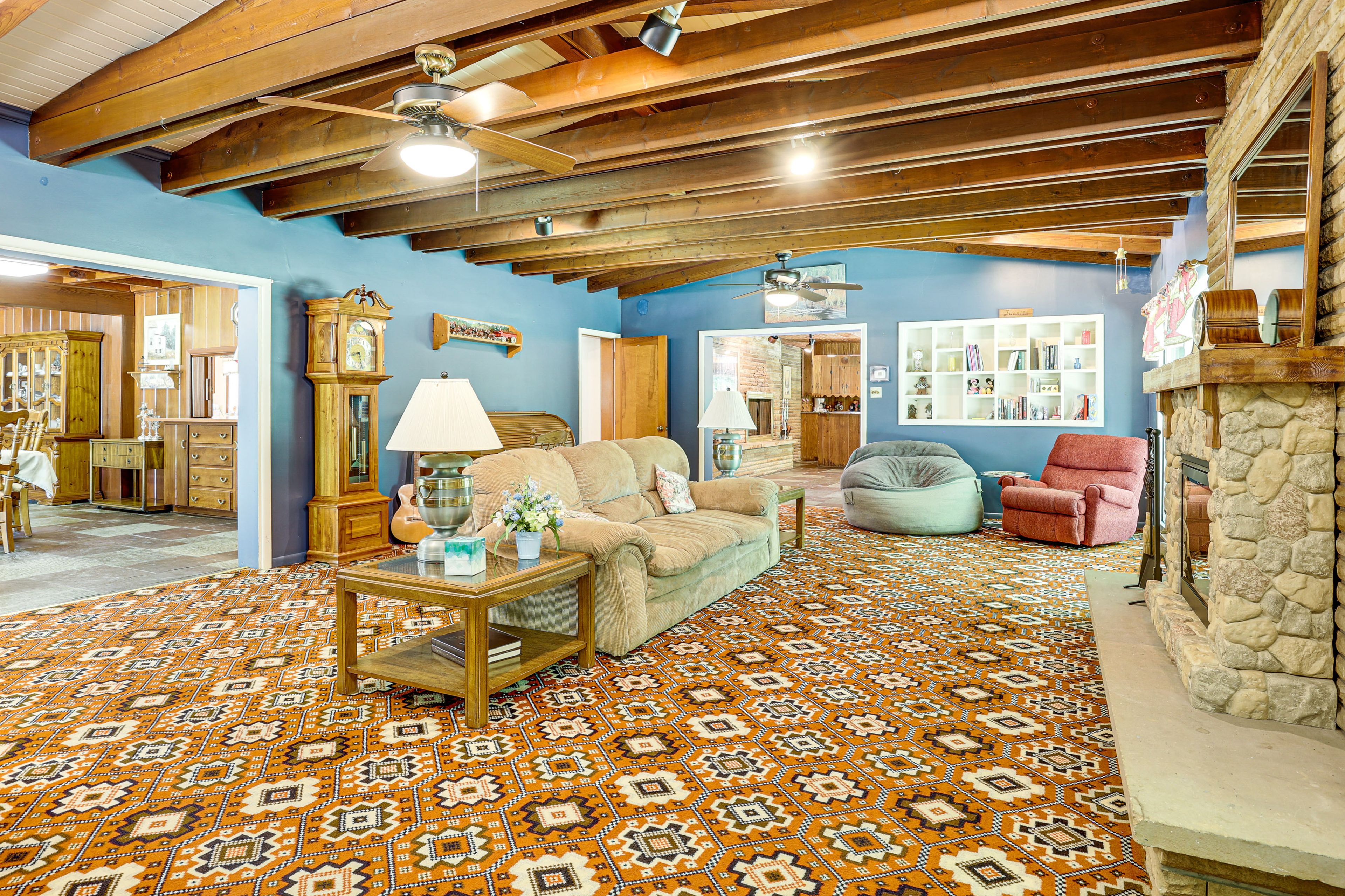 Living Area | Fireplace | Piano | Board Games
