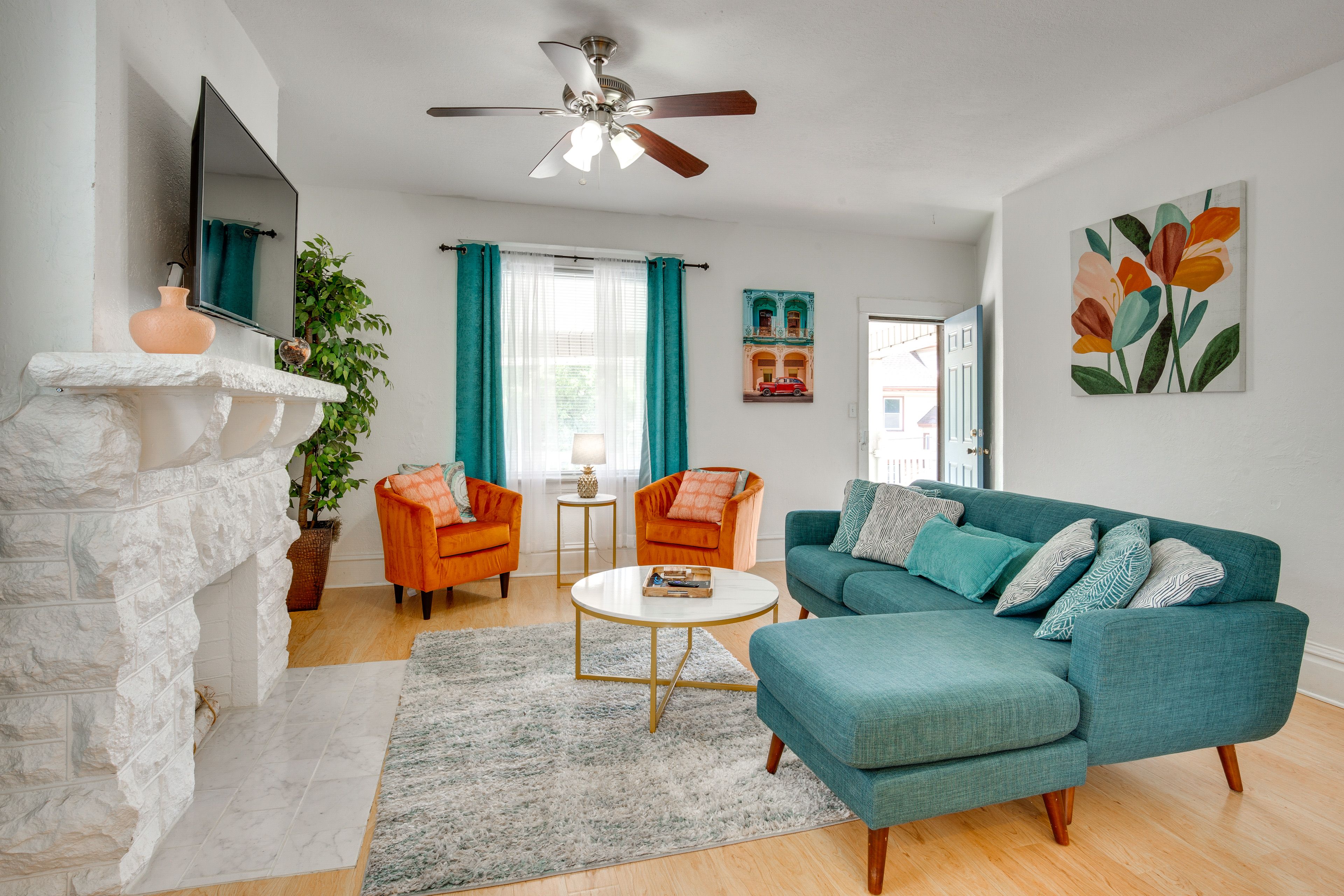 Kansas City Vacation Rental | 2BR | 1BA | 1,284 Sq Ft | Stairs Required