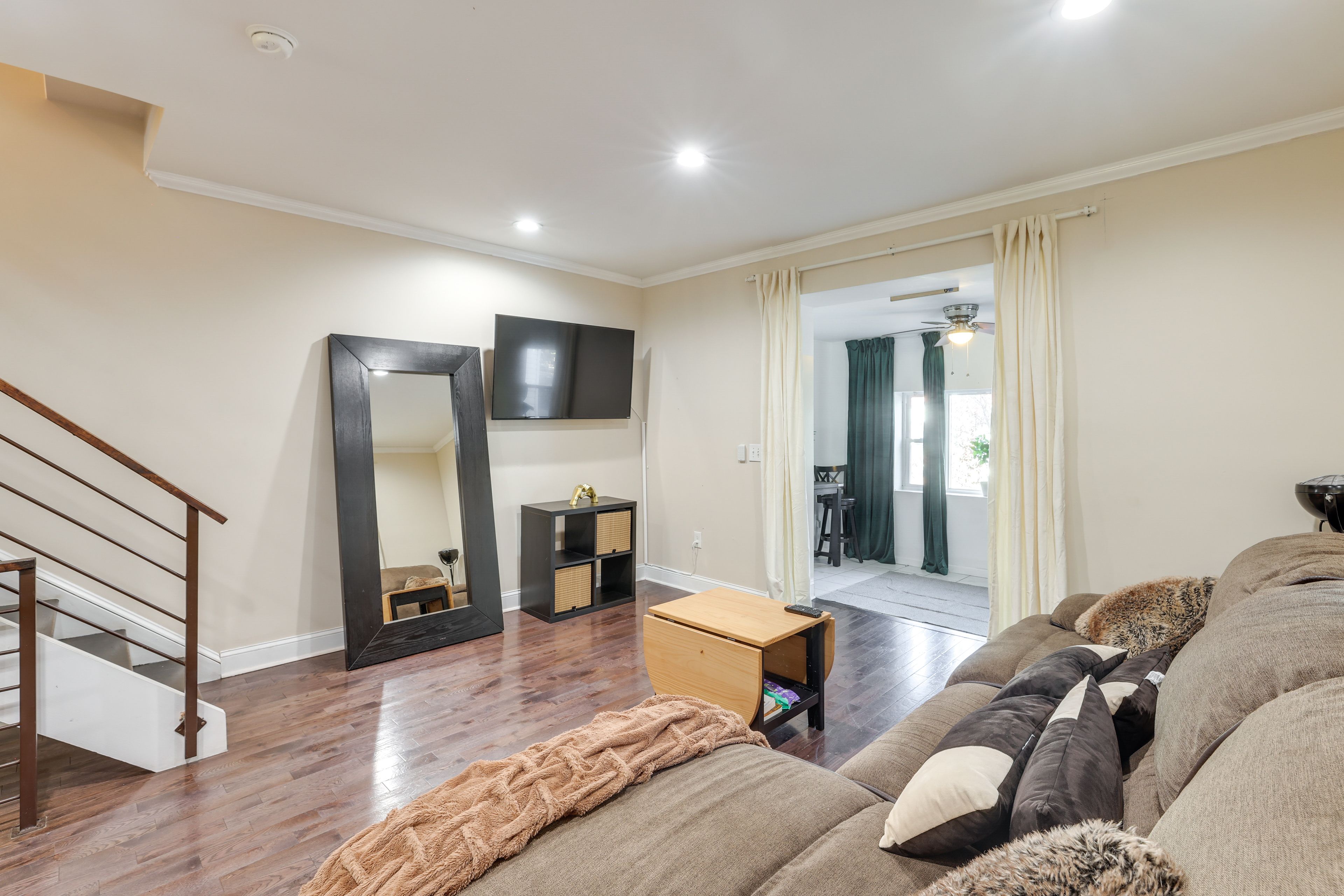 Living Room | Central Heat | Smart TV | Free WiFi | 1st Floor