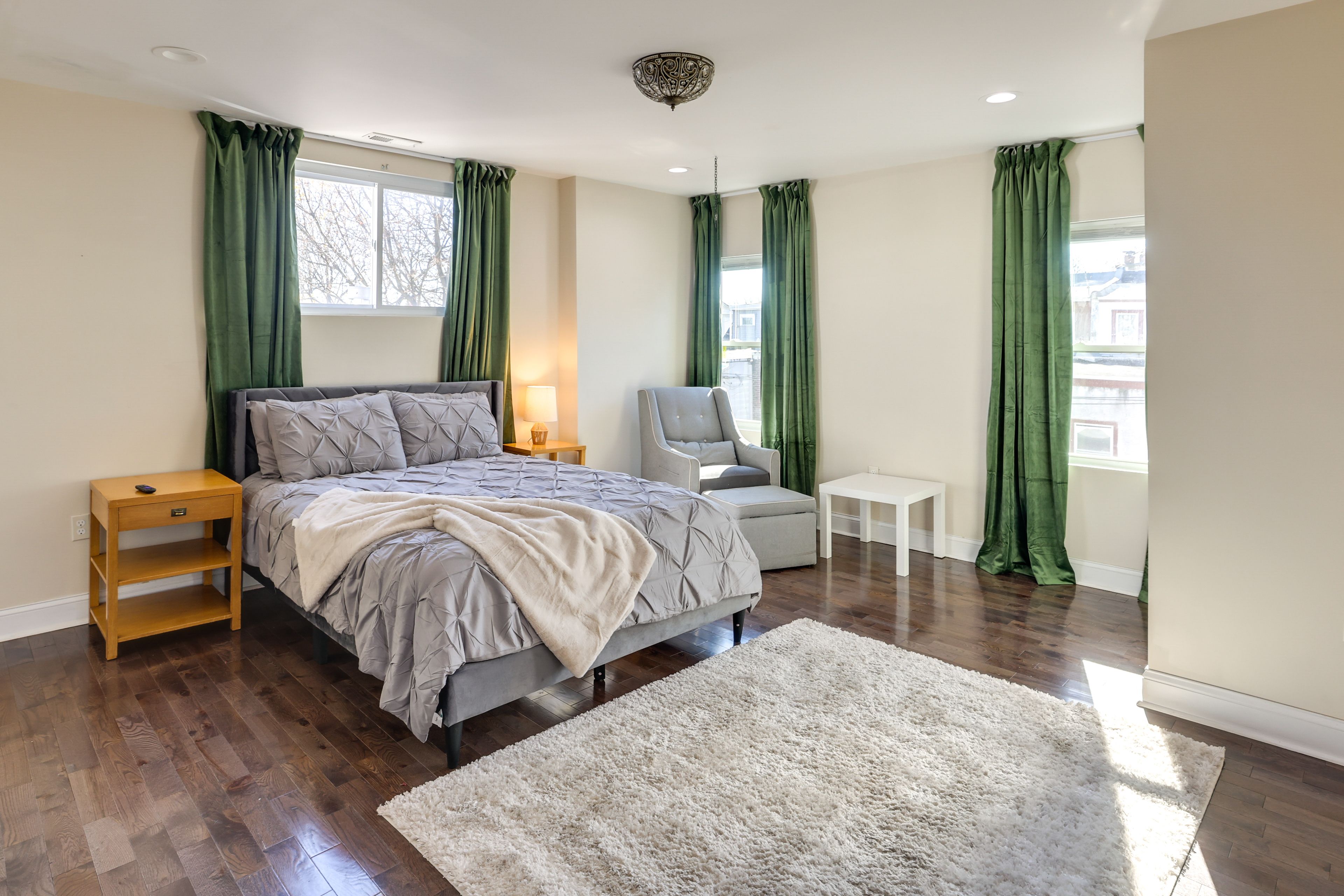 Bedroom 5 | Queen Bed | 3rd Floor