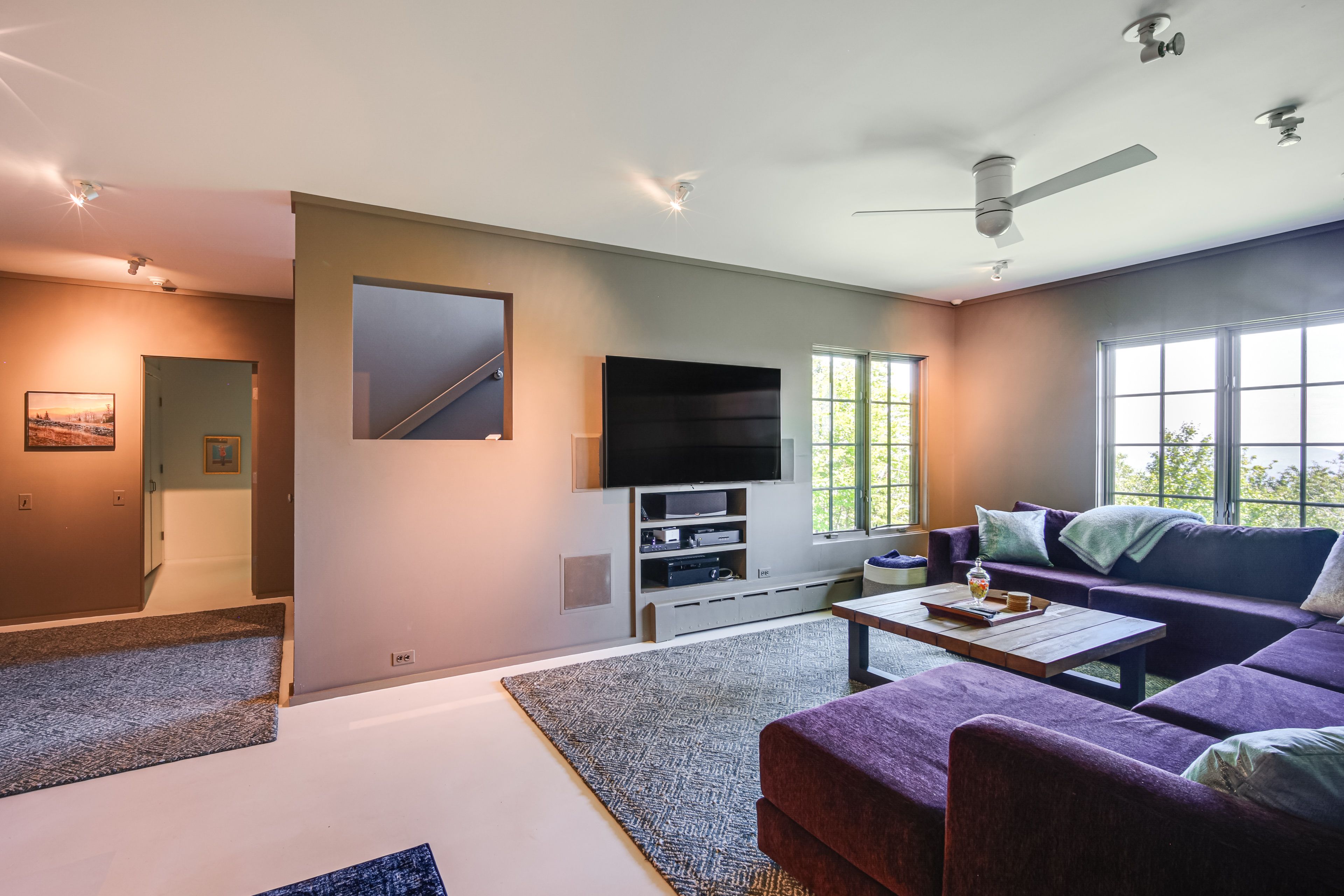 Family Room | Smart TV | Board Games | Books
