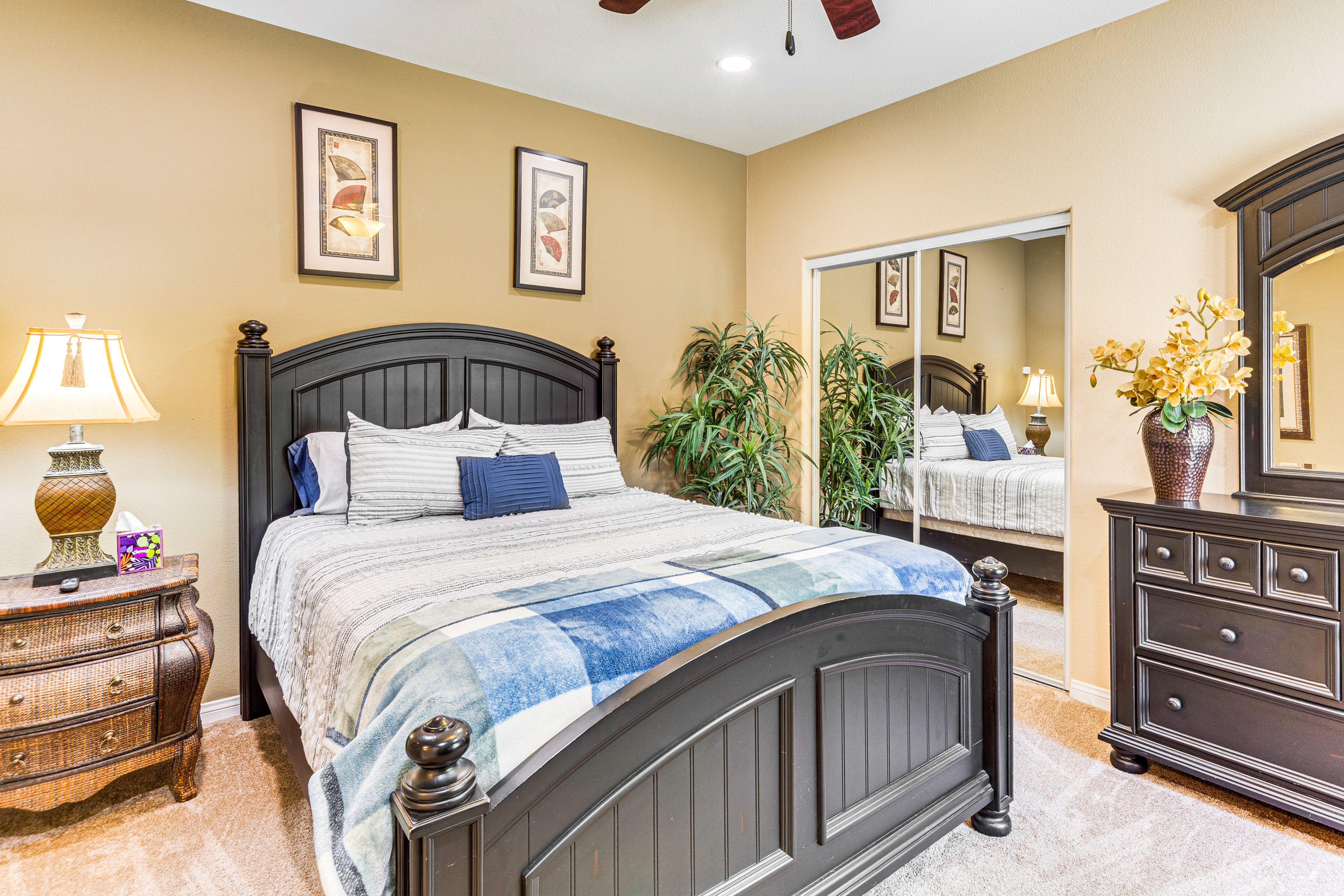 Bedroom 2 | Queen Bed | Smart TV