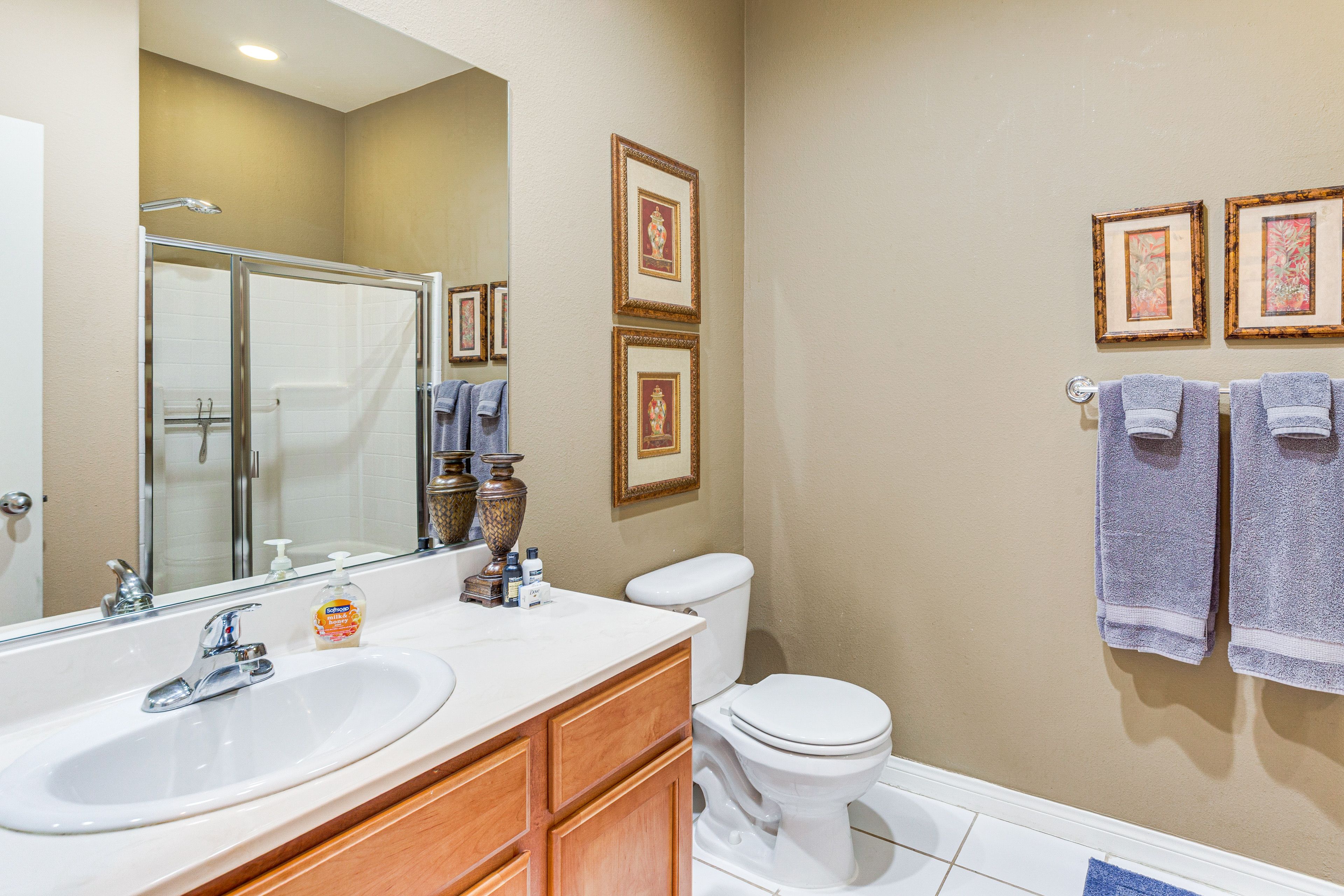 Full Bathroom | Complimentary Toiletries | Hair Dryer