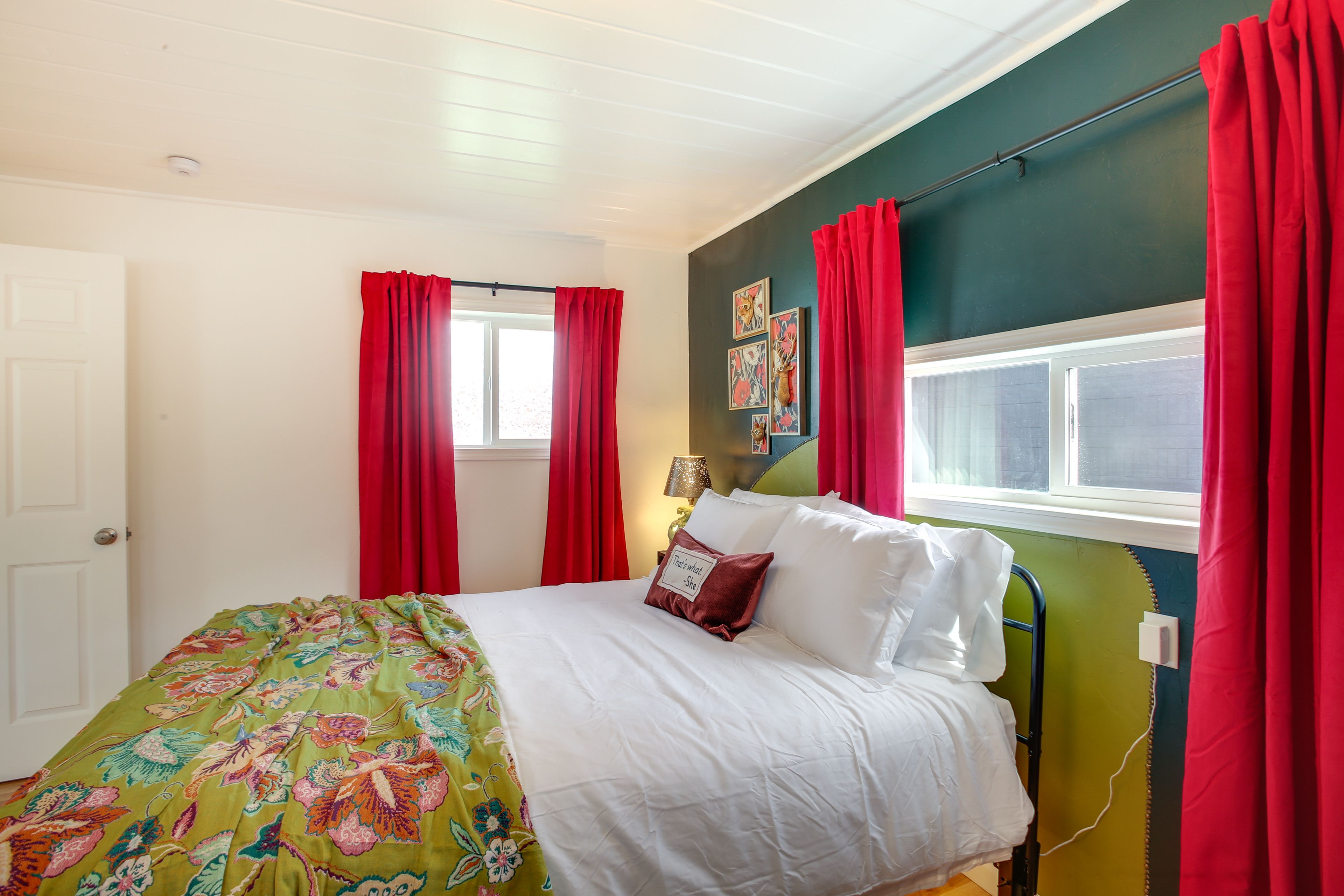 Bedroom | Queen Bed