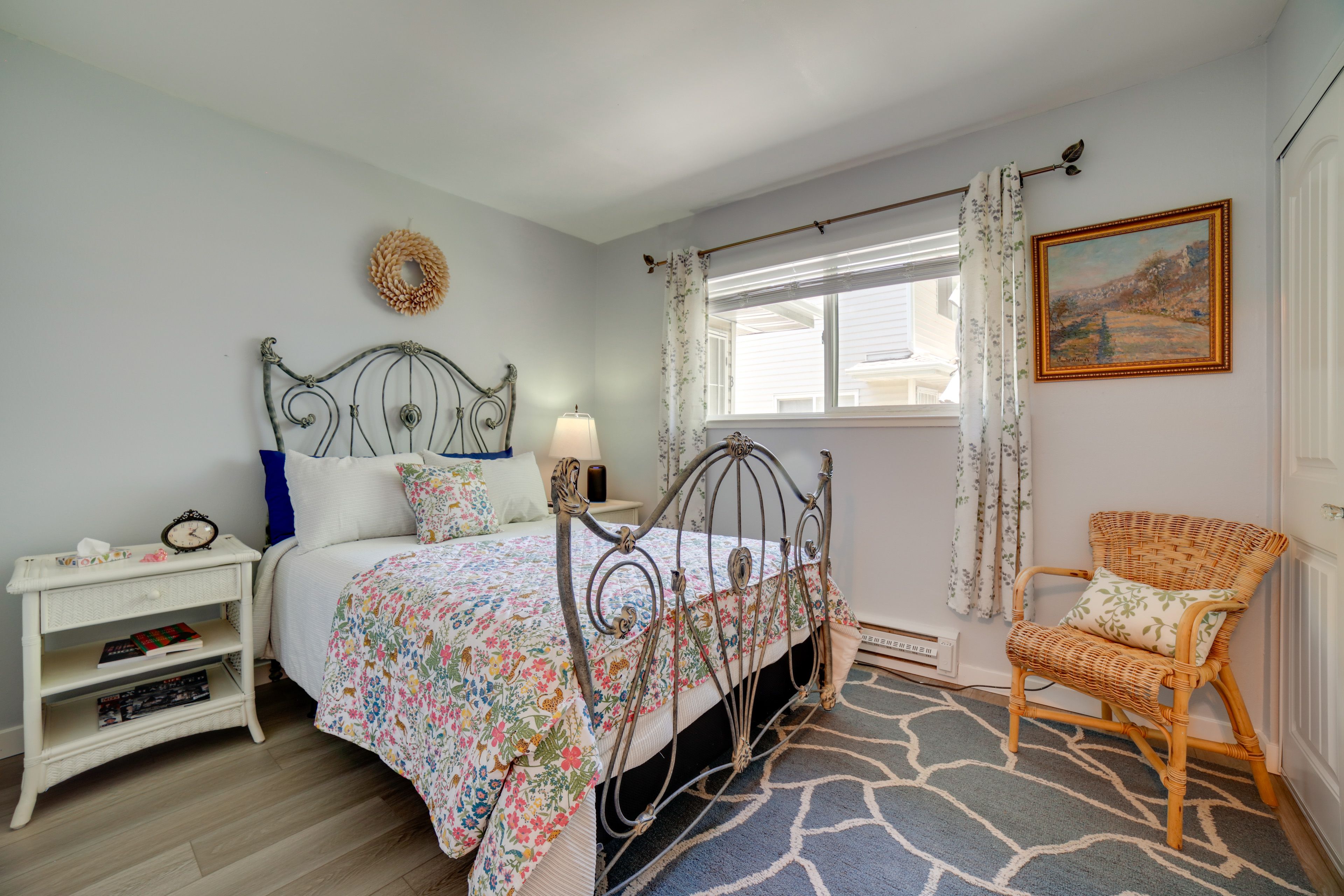 Bedroom 2 | Full Bed | Smart TV