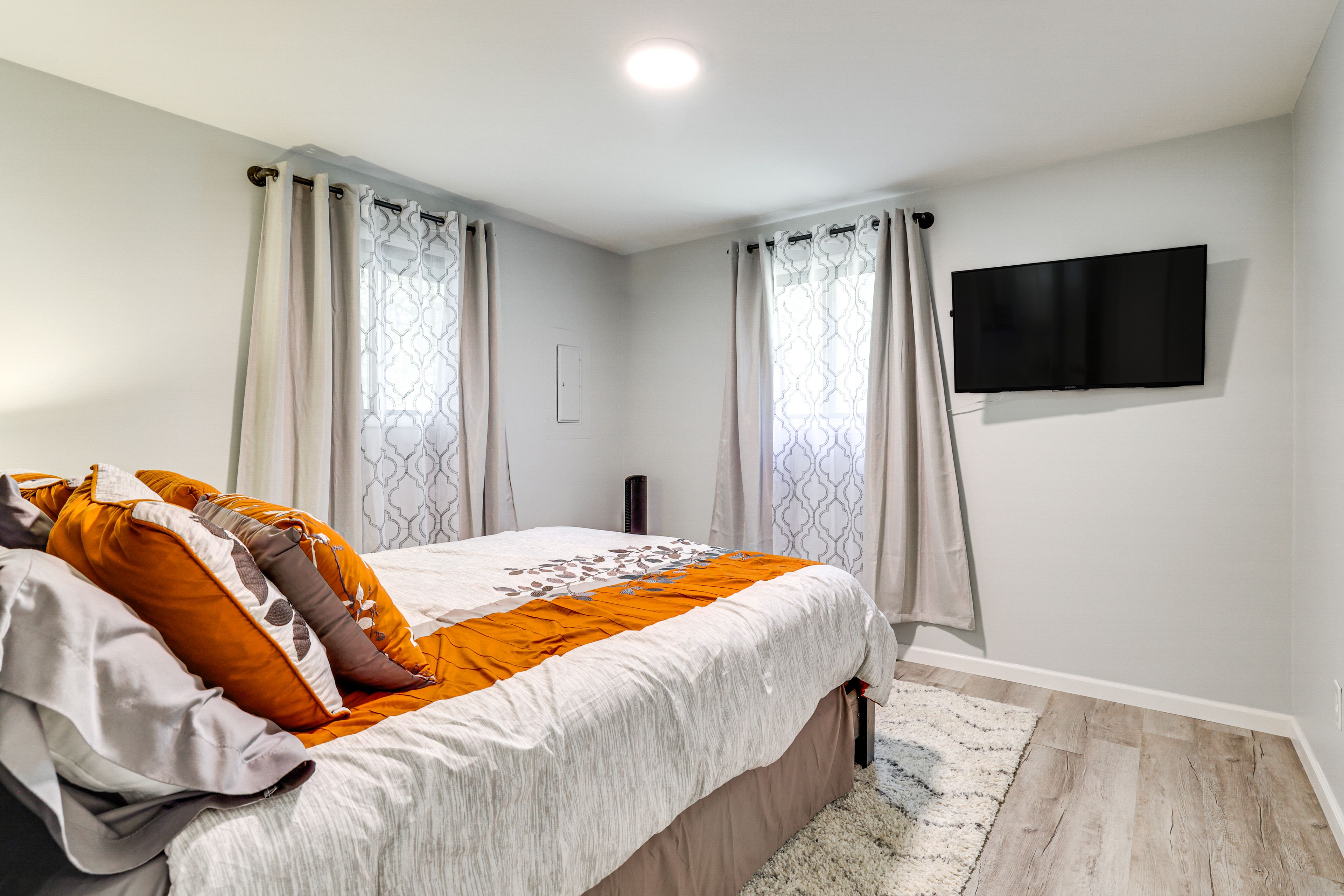 Bedroom 2 | Queen Bed