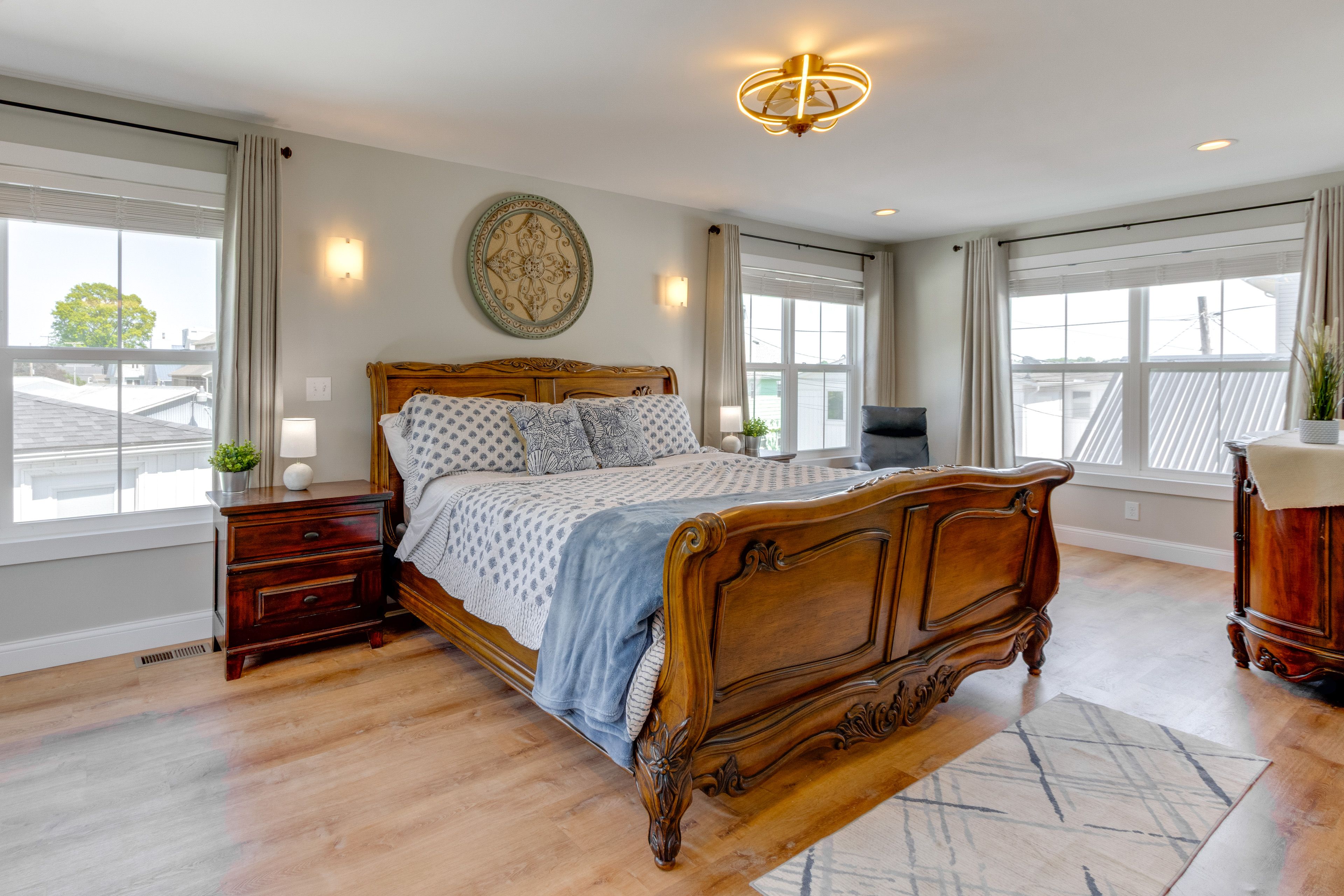 Bedroom 2 | King Bed | 2nd Floor
