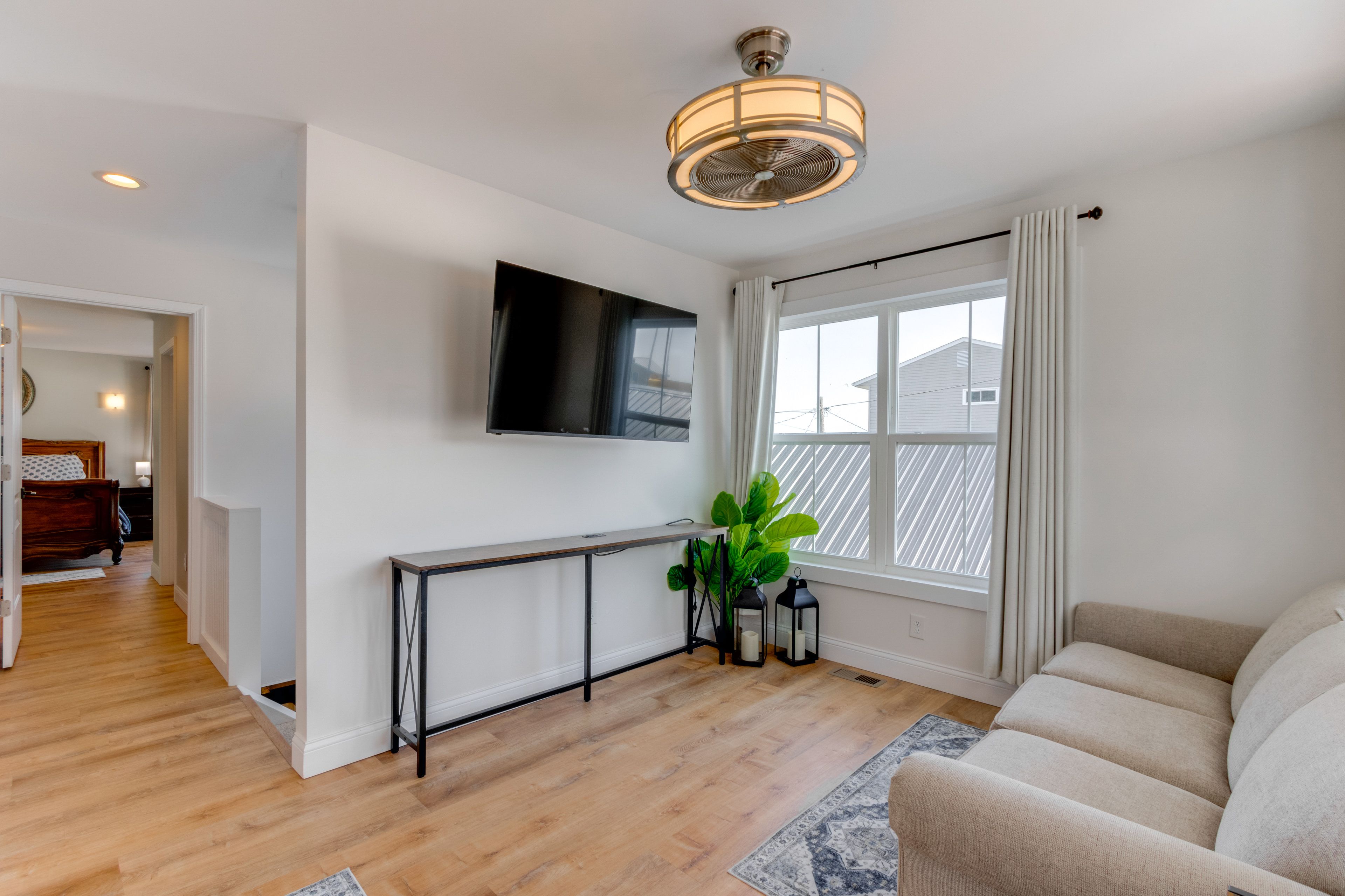 Sitting Area | Smart TV | Queen Sleeper Sofa | 2nd Floor