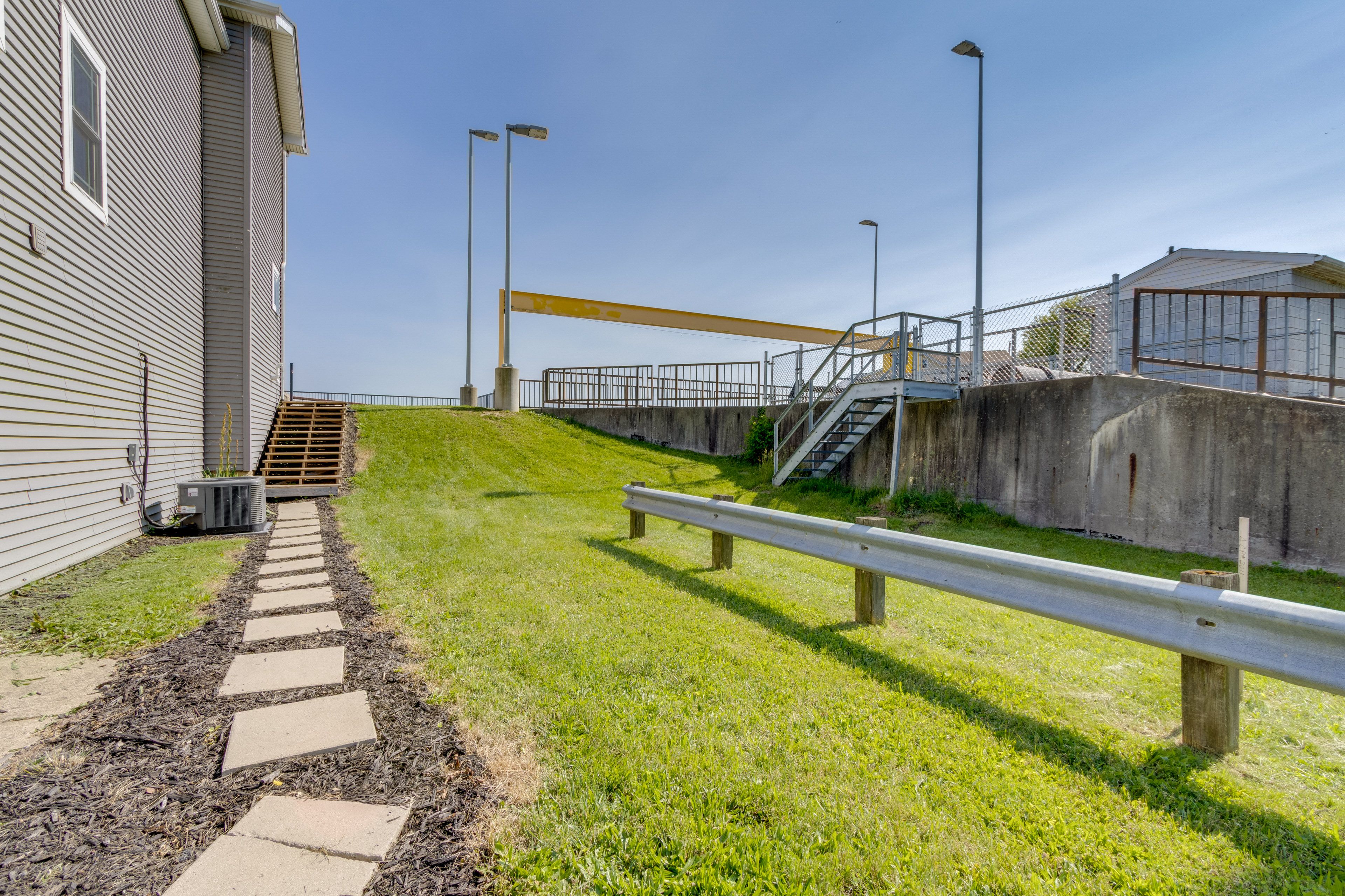 Walk to Lake Access