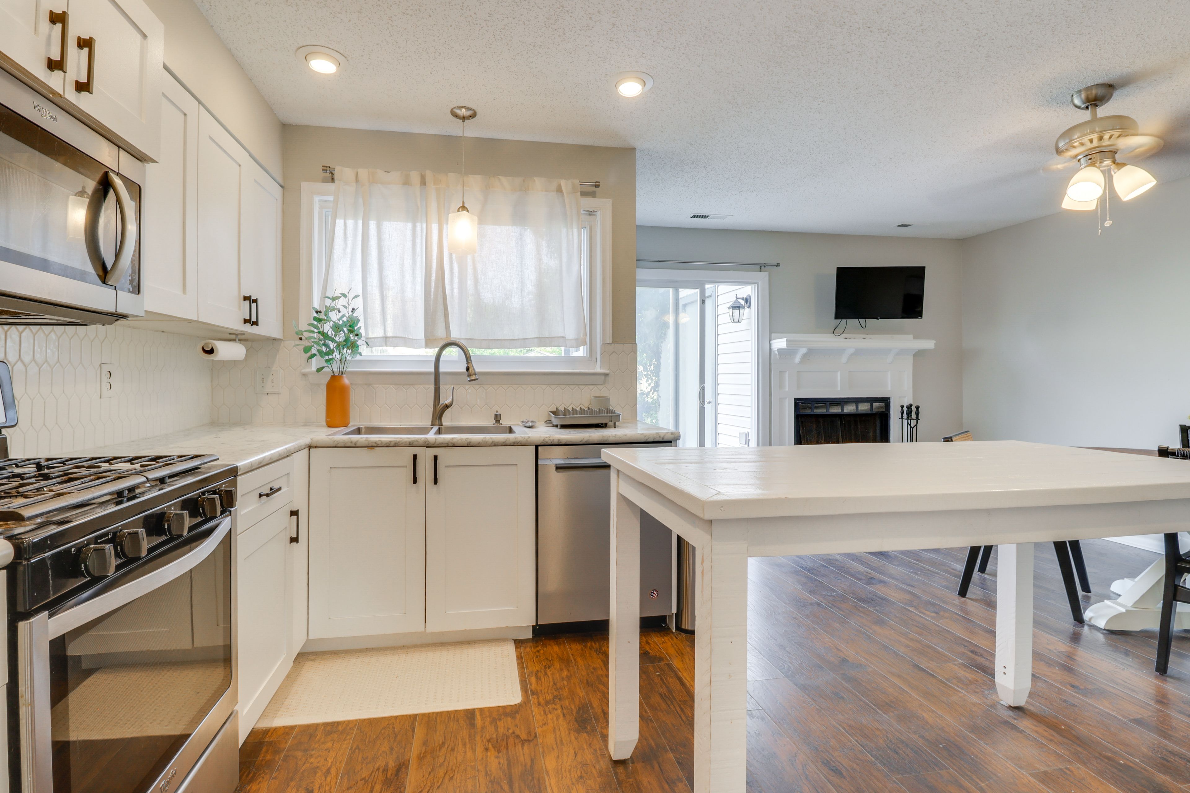 Kitchen | Cooking Basics | Dishwasher | 1st Floor