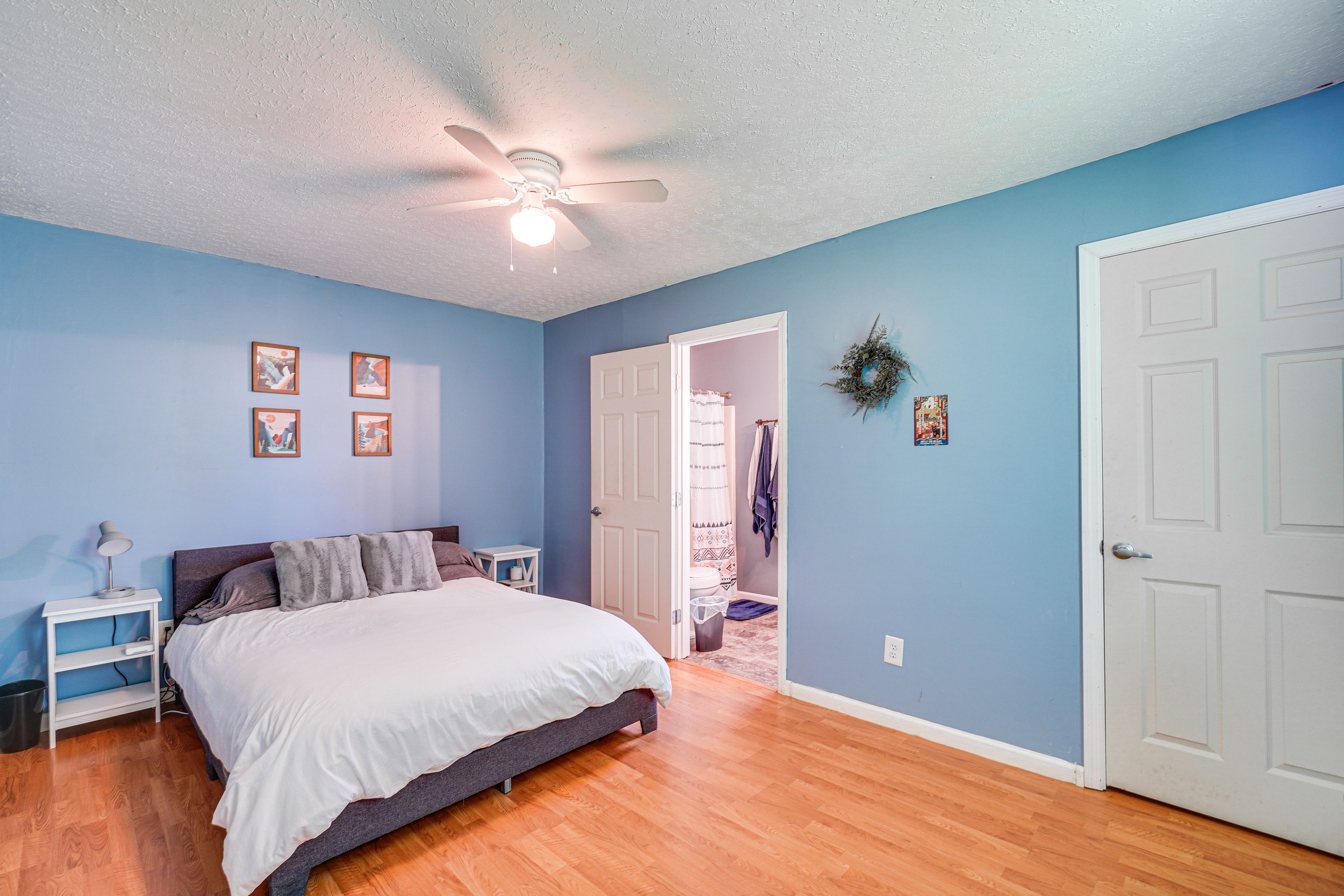 Bedroom 1 | Queen Bed | Linens Provided | En-Suite Bathroom