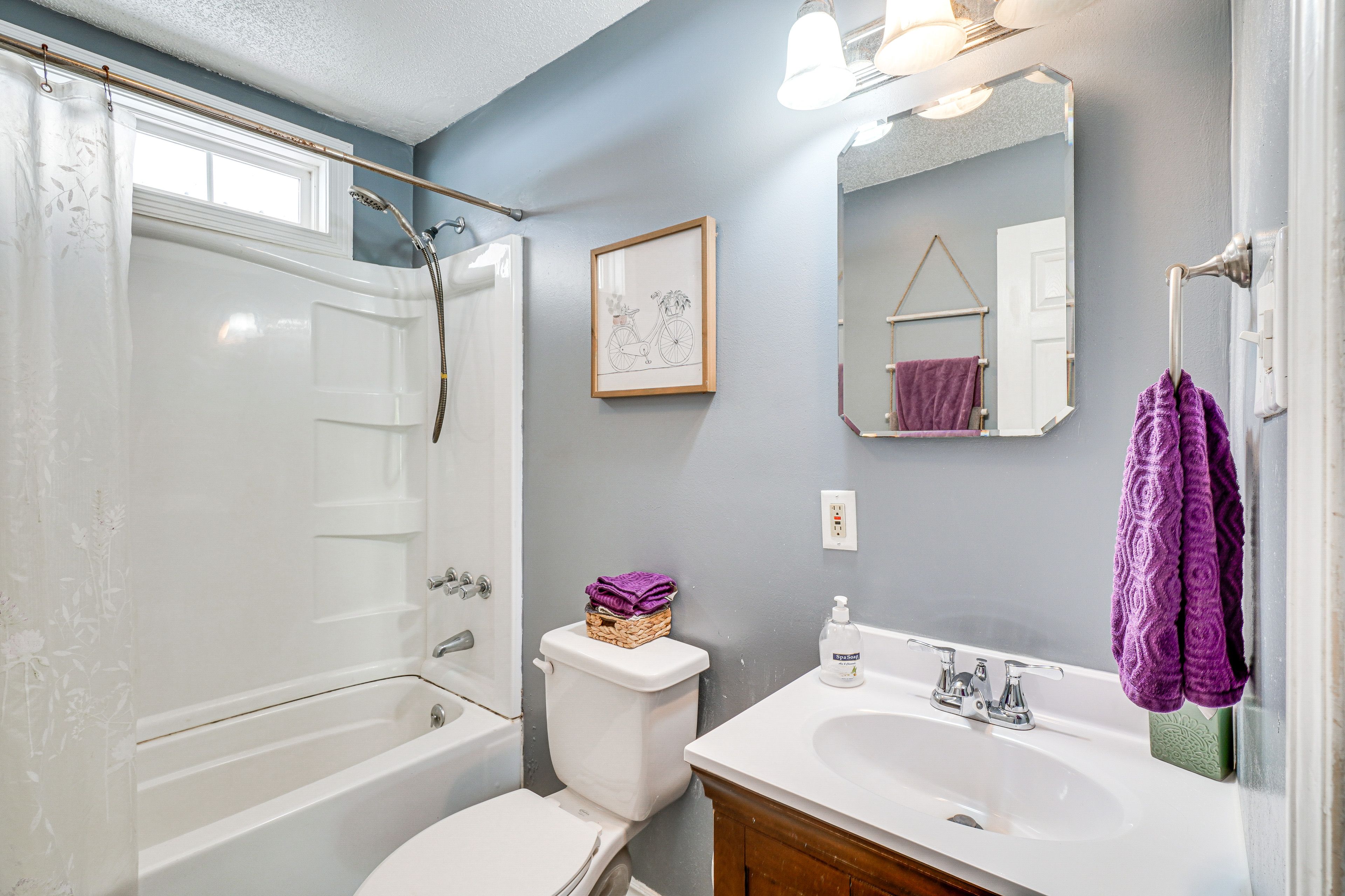 Full Bathroom
