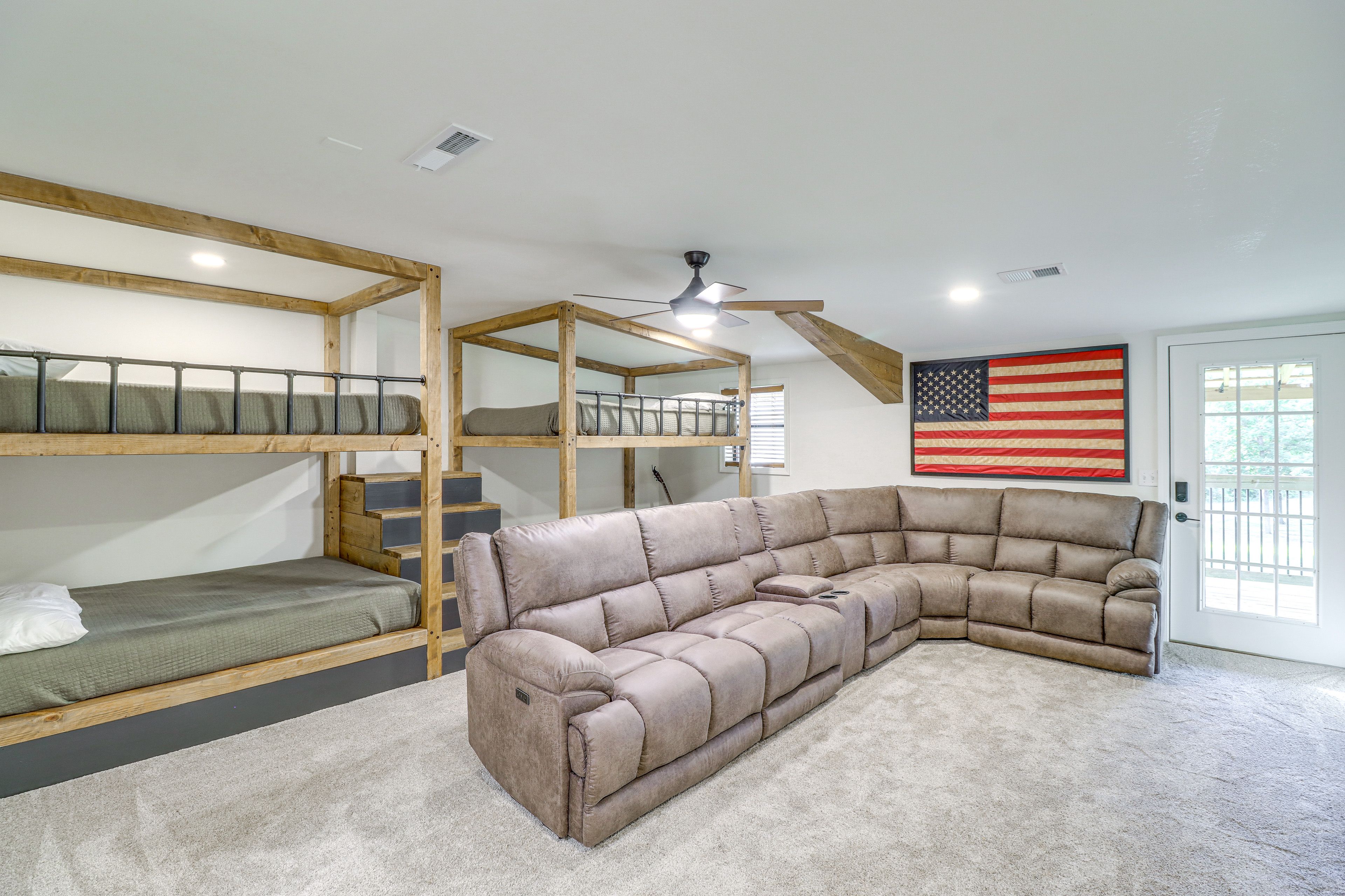 Bedroom 3 | 2nd Floor | 2 Queen Bunk Beds | Smart TV | Deck Access