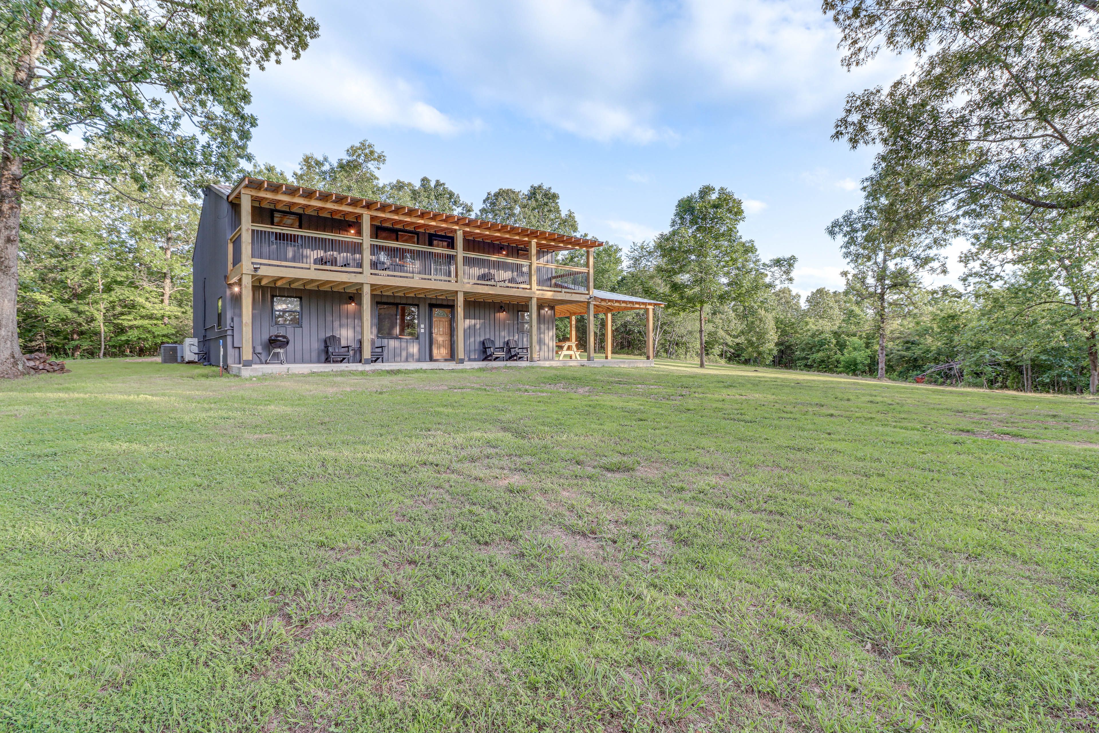 2-Story Cabin | Yard w/ Fire Pit | 7 Mi to Buffalo National River Park
