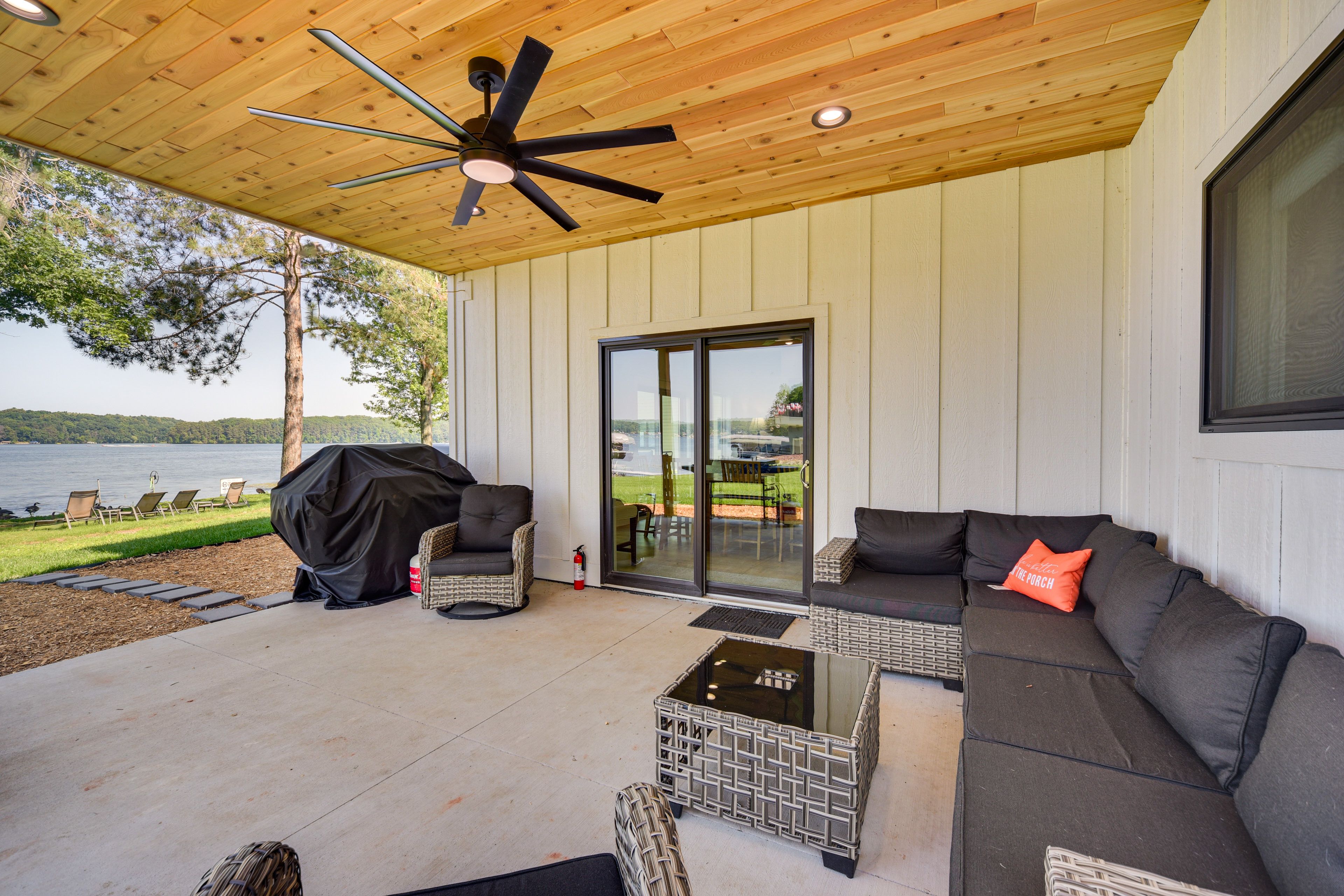 Covered Patio | Blackstone & Gas Grills