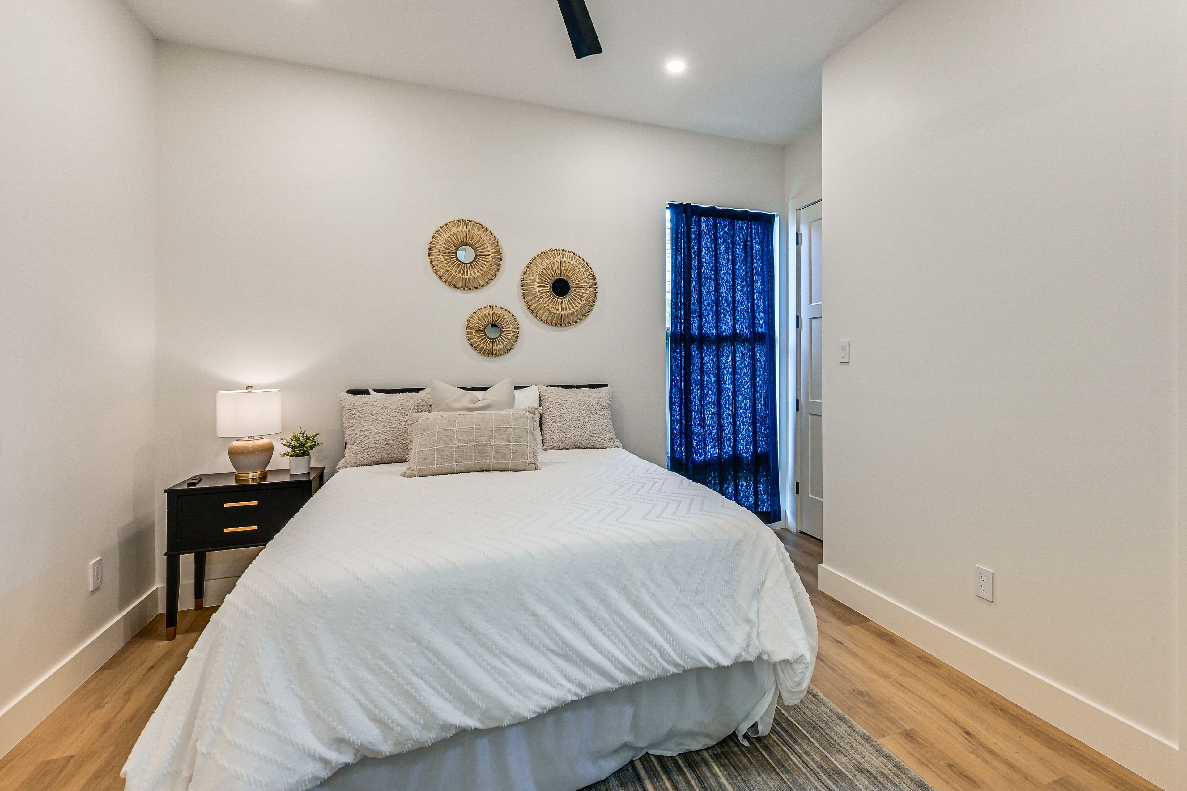 Bedroom 2 | King Bed