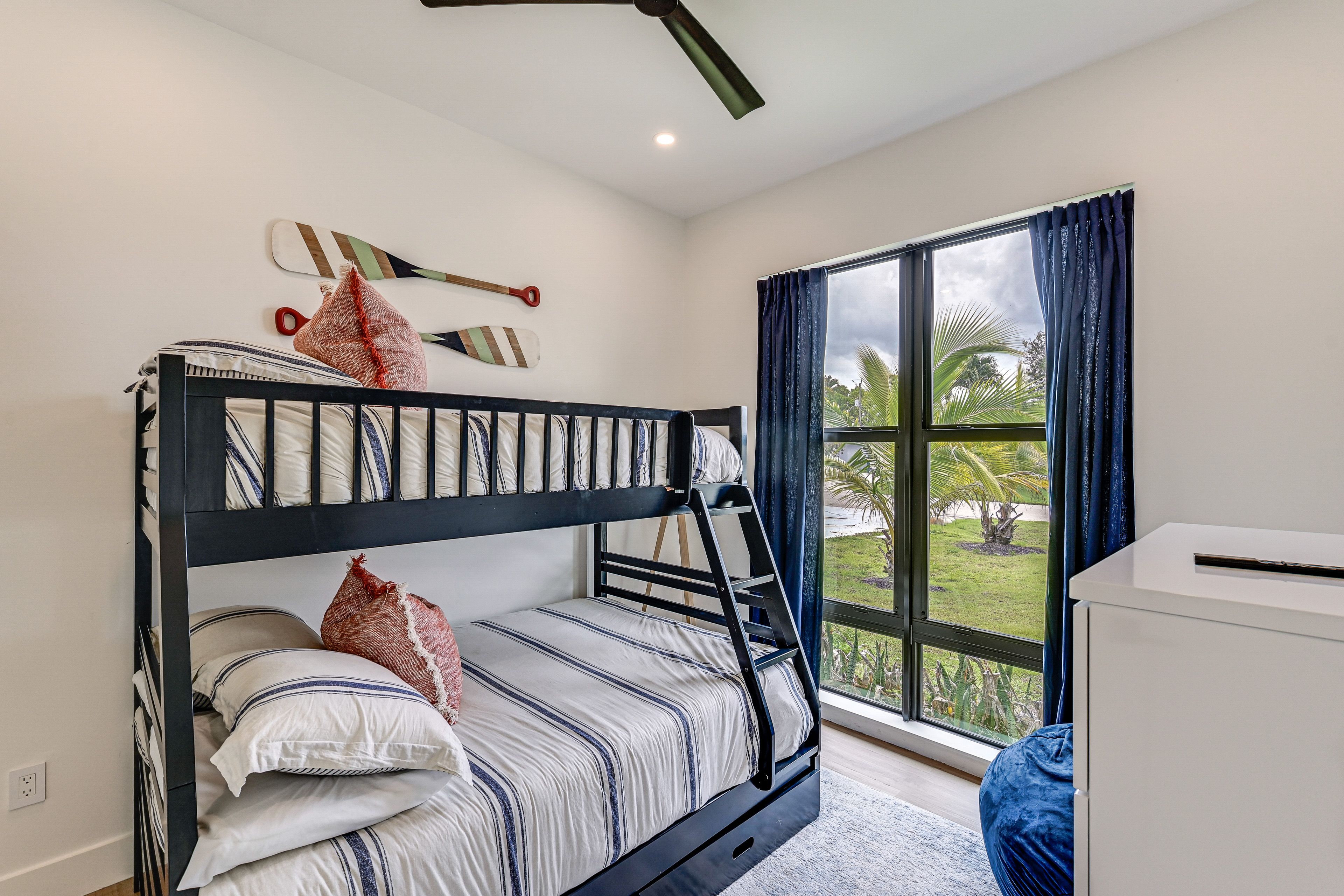Bedroom 4 | Twin/Full Bunk Bed w/ Twin Trundle