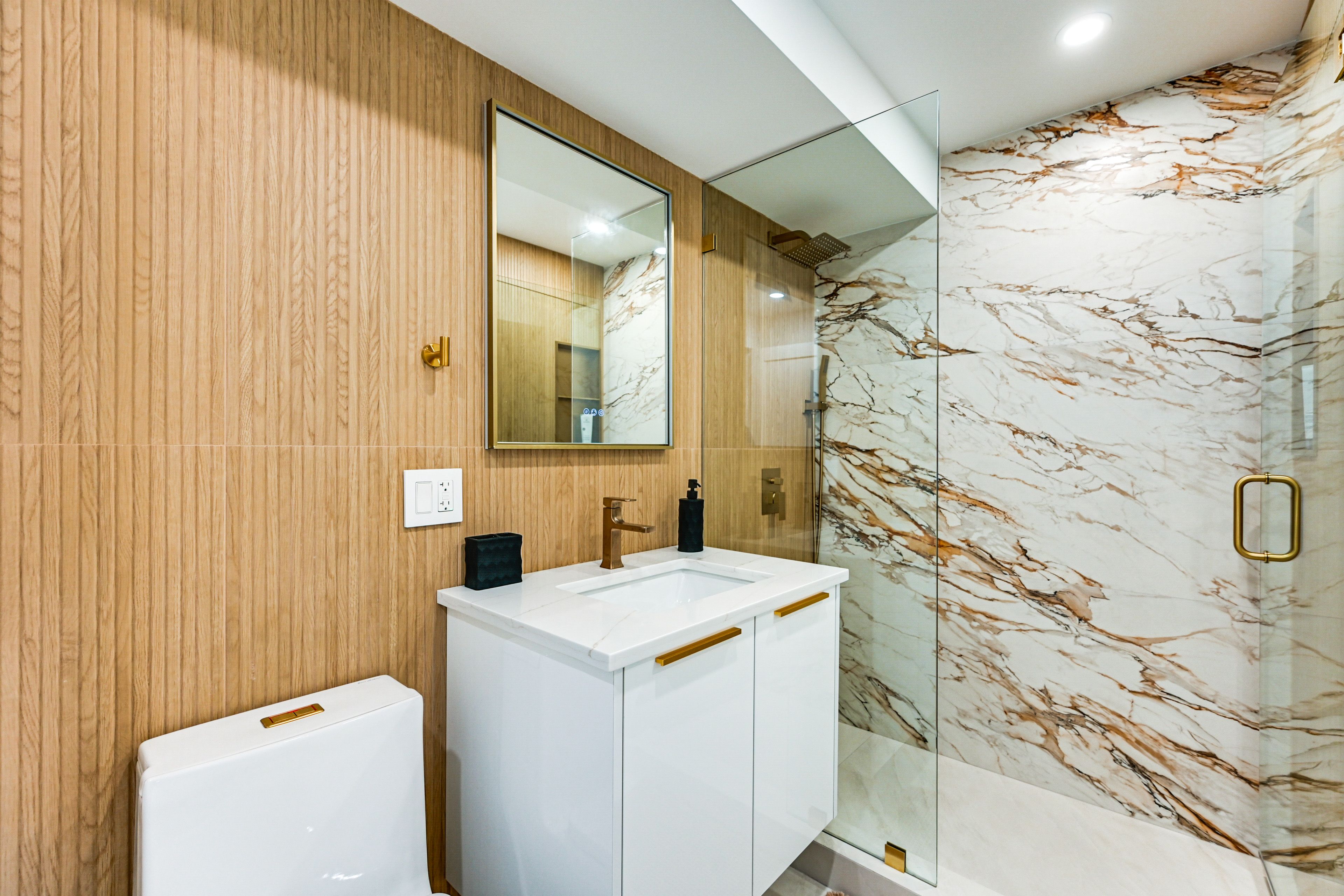 En-Suite Bathroom | Towels Provided | Complimentary Toiletries | Hair Dryer