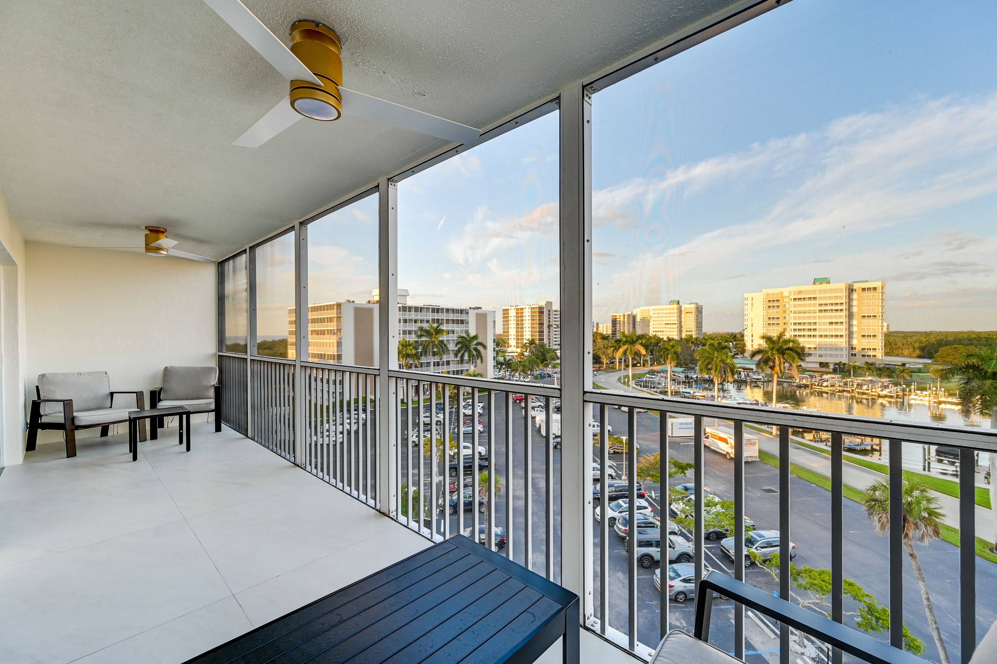 Screened Balcony | Outdoor Seating