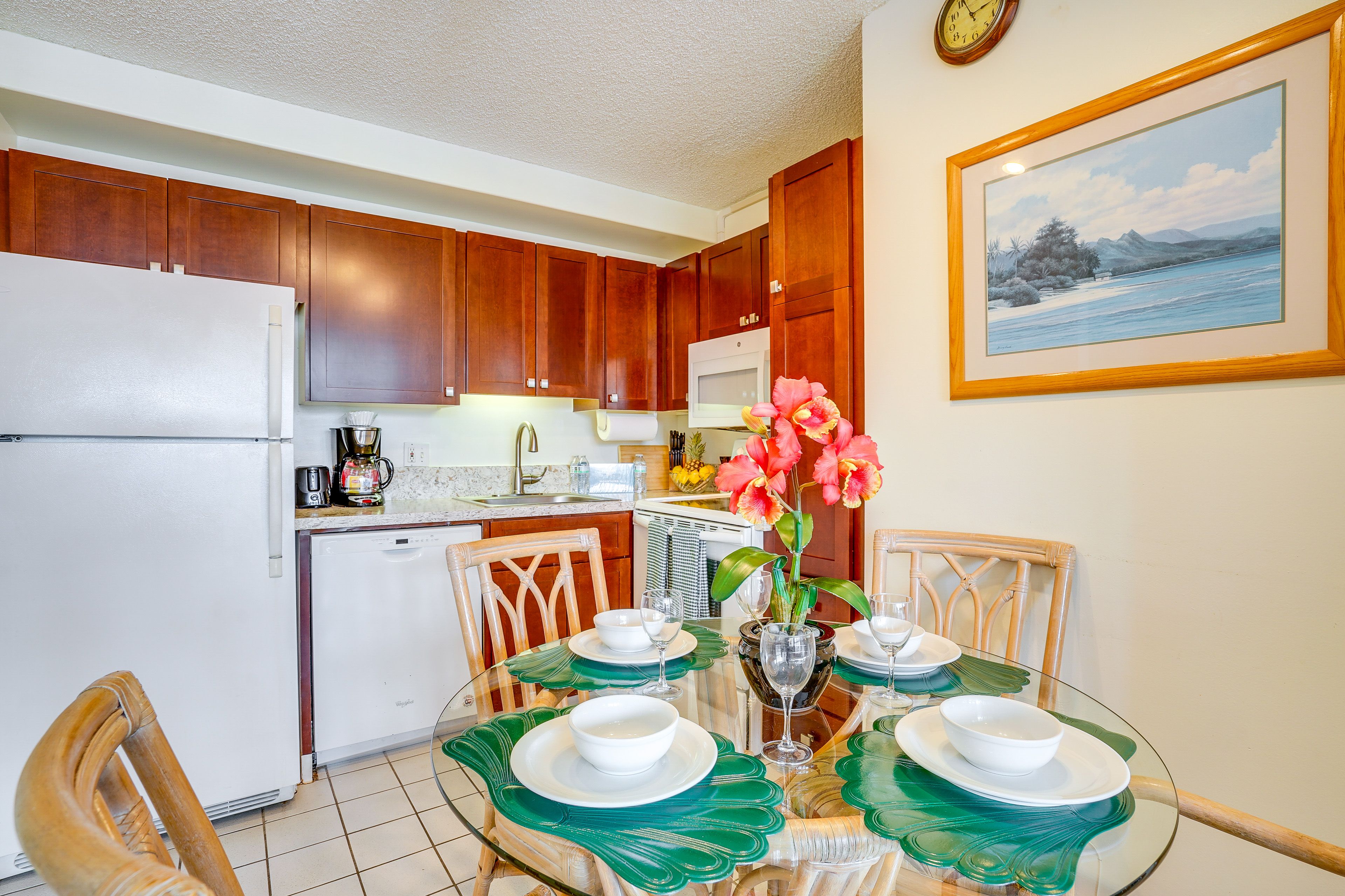 Dining Area | Dishware & Flatware
