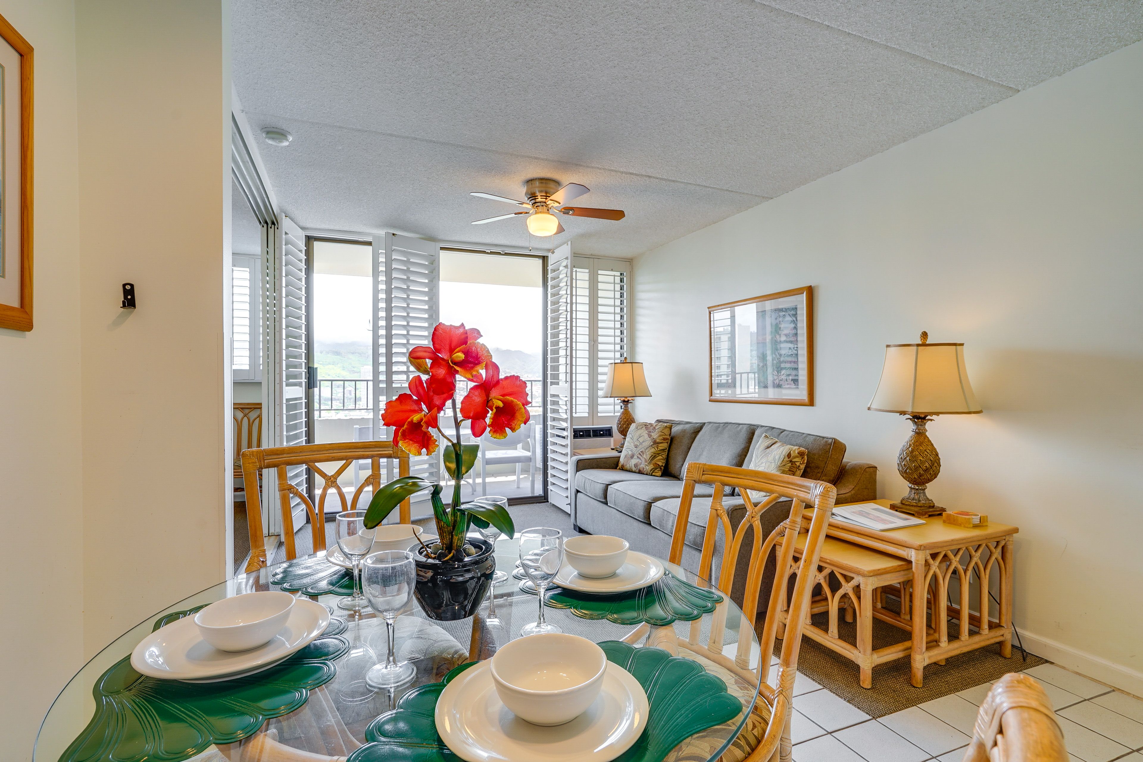 Living Room | Dining Area