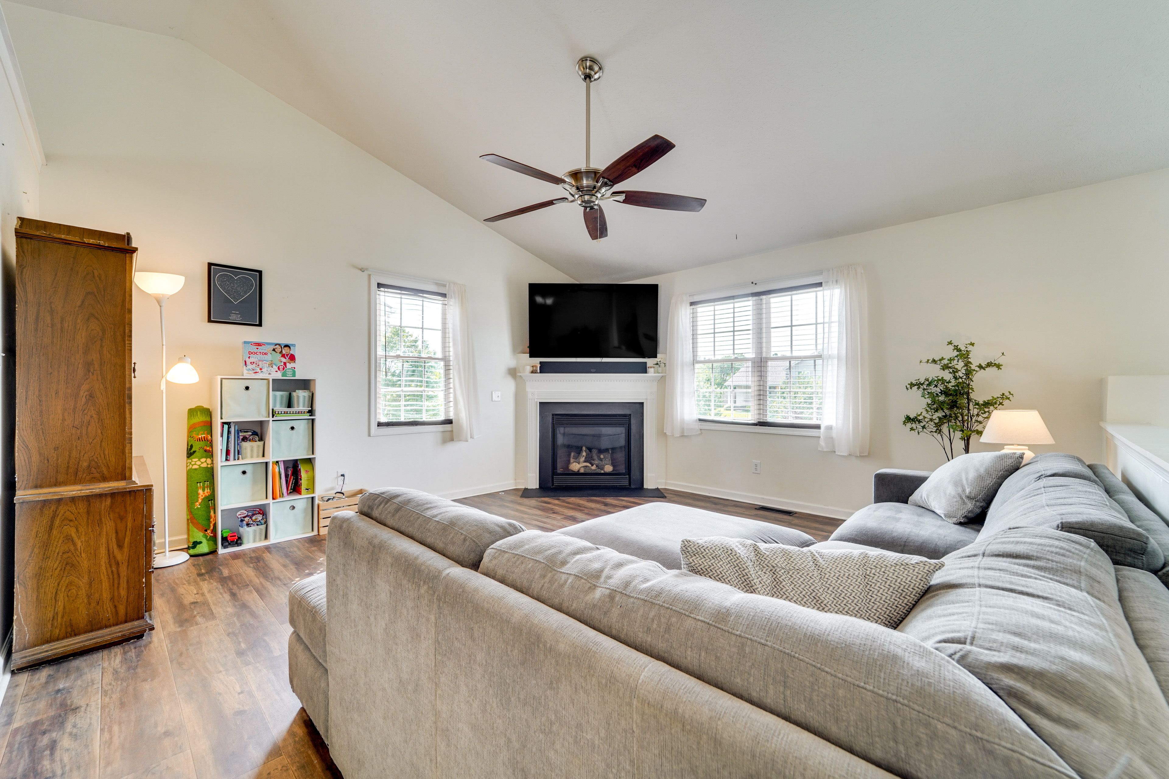 Living Room | Free WiFi | Central A/C & Heat | Smart TV | Main Floor