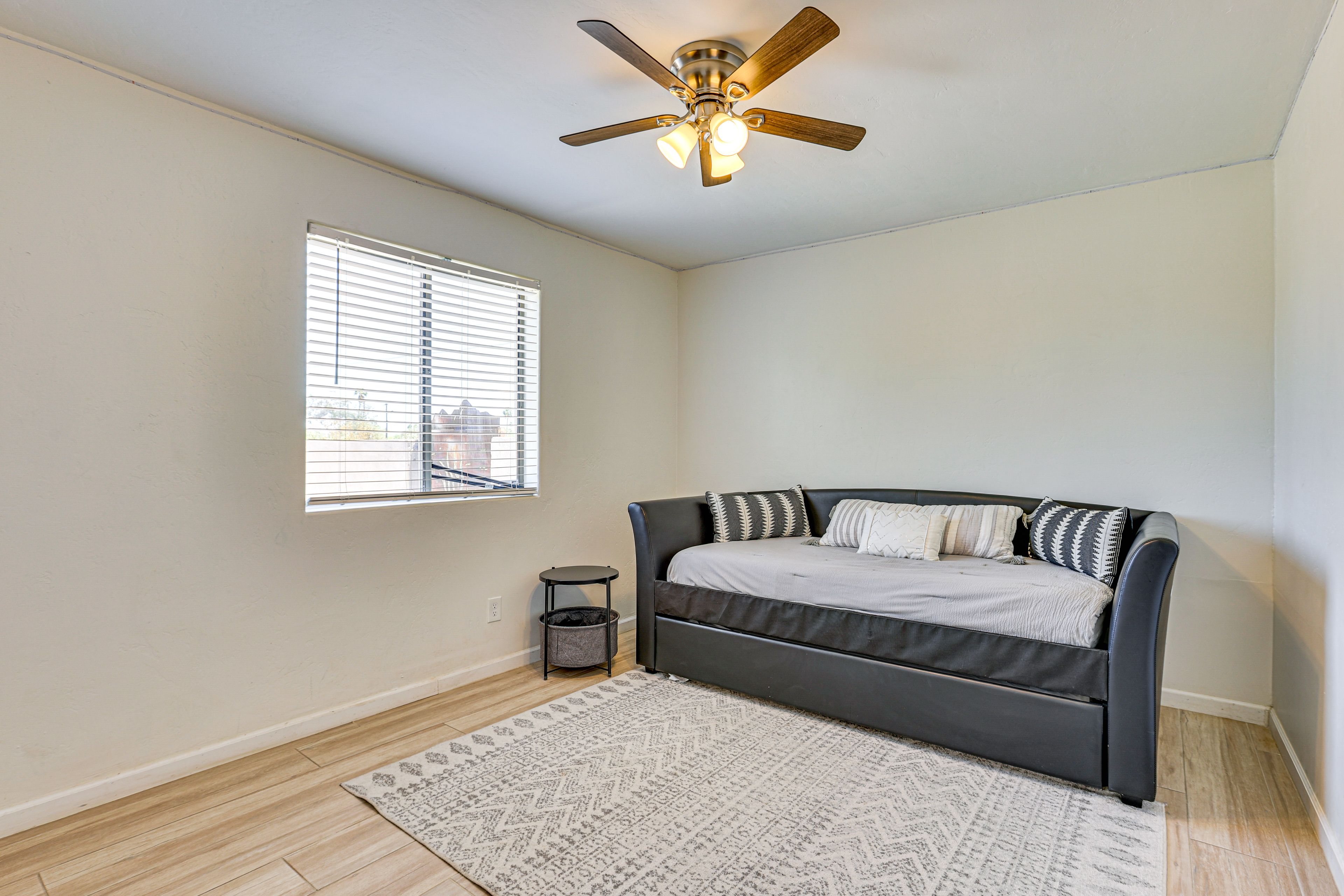Bedroom 5 | Twin Daybed w/ Twin Trundle