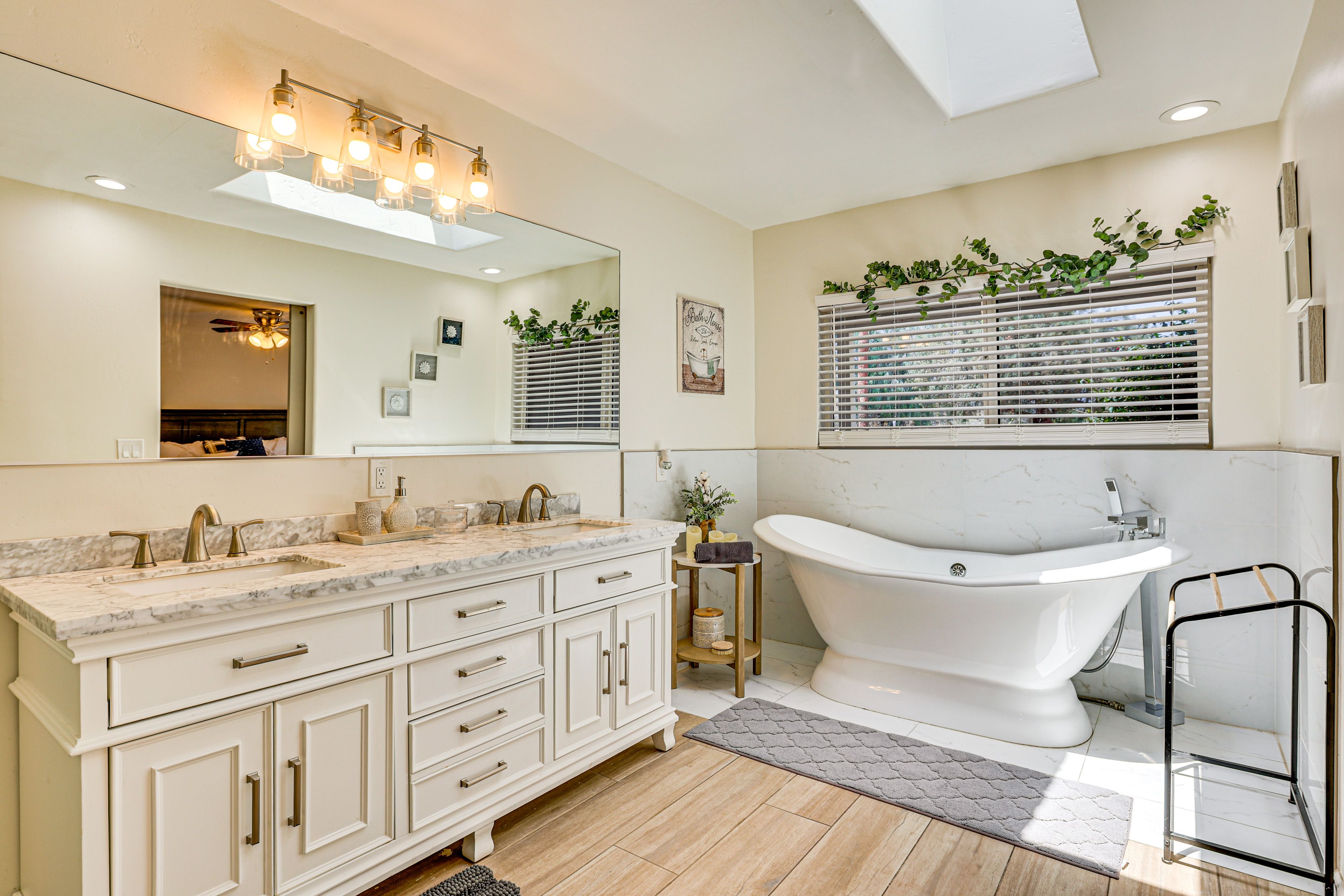 En-Suite Bathroom | Towels Provided