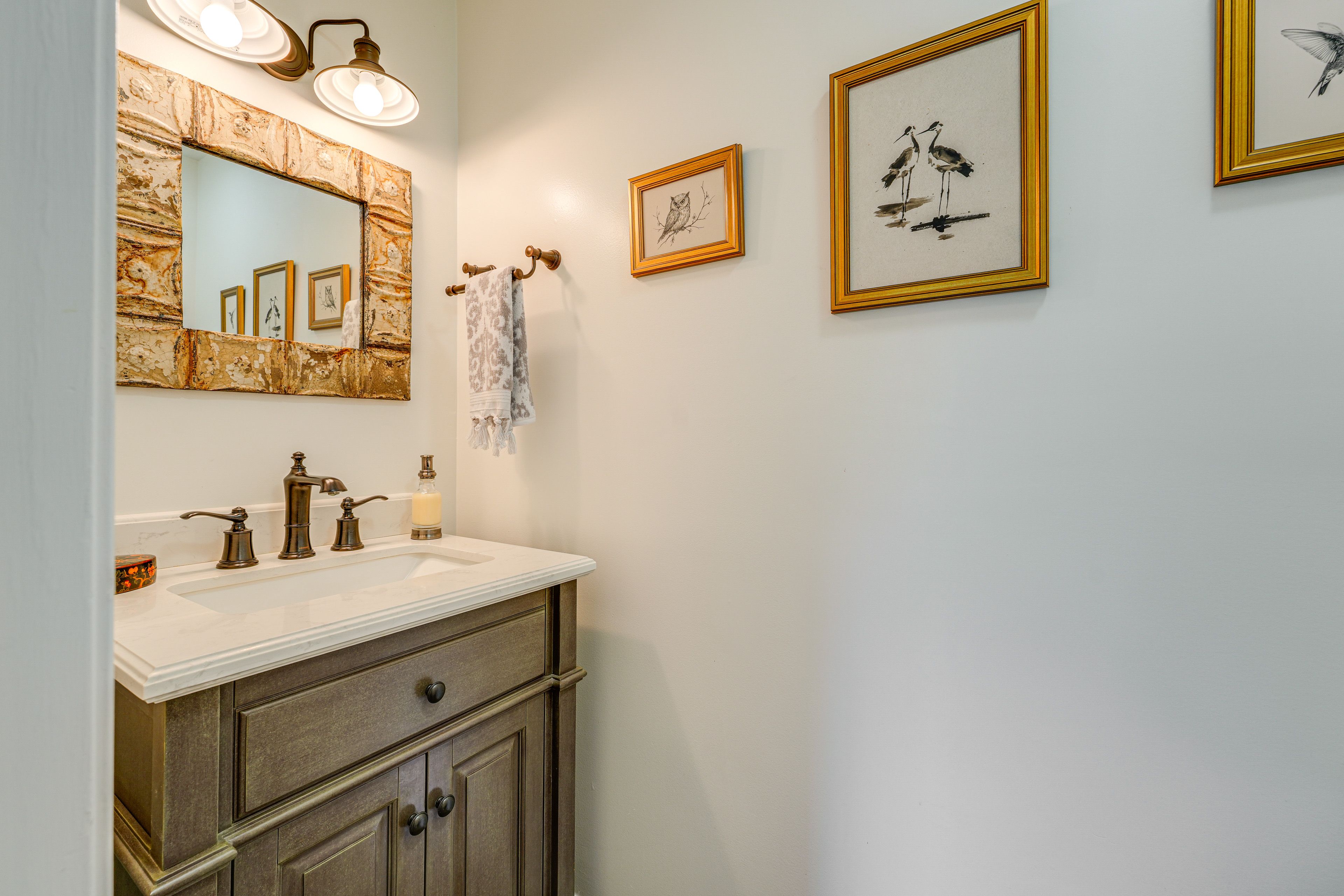 Half Bathroom | Main Level