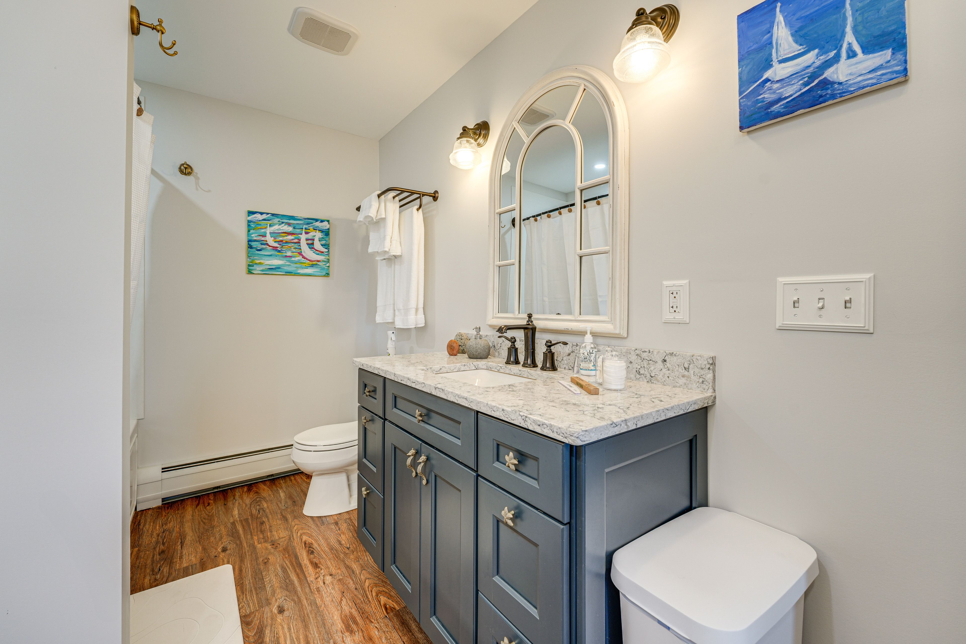 Full Bathroom | In-Unit Laundry | Lower Level