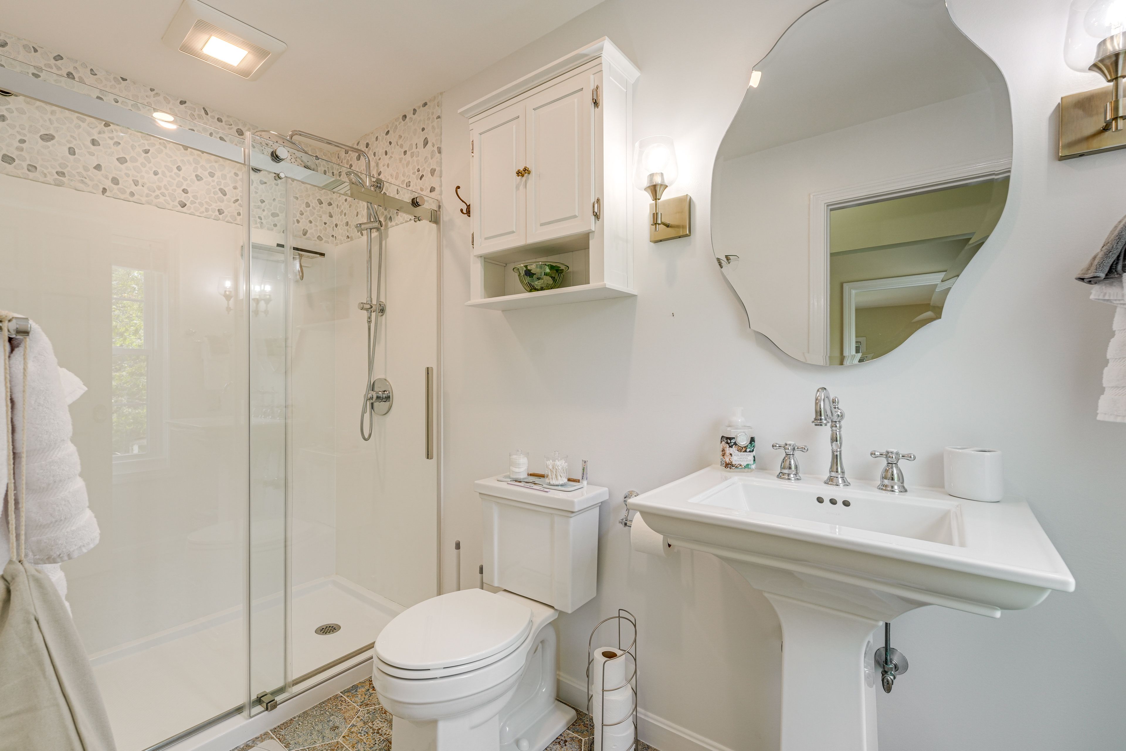 Full Bathroom | Upper Level
