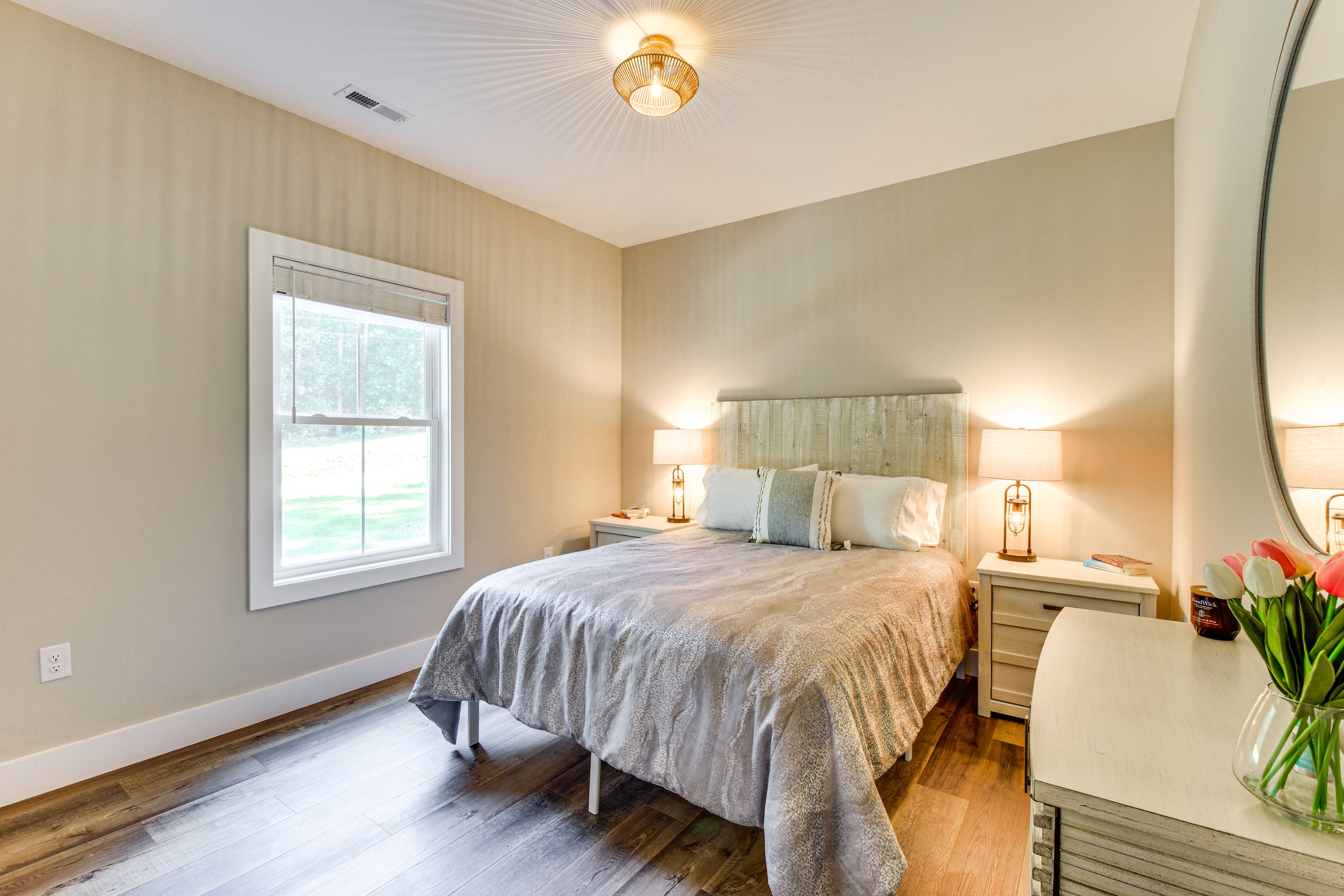 Bedroom 2 | Queen Bed