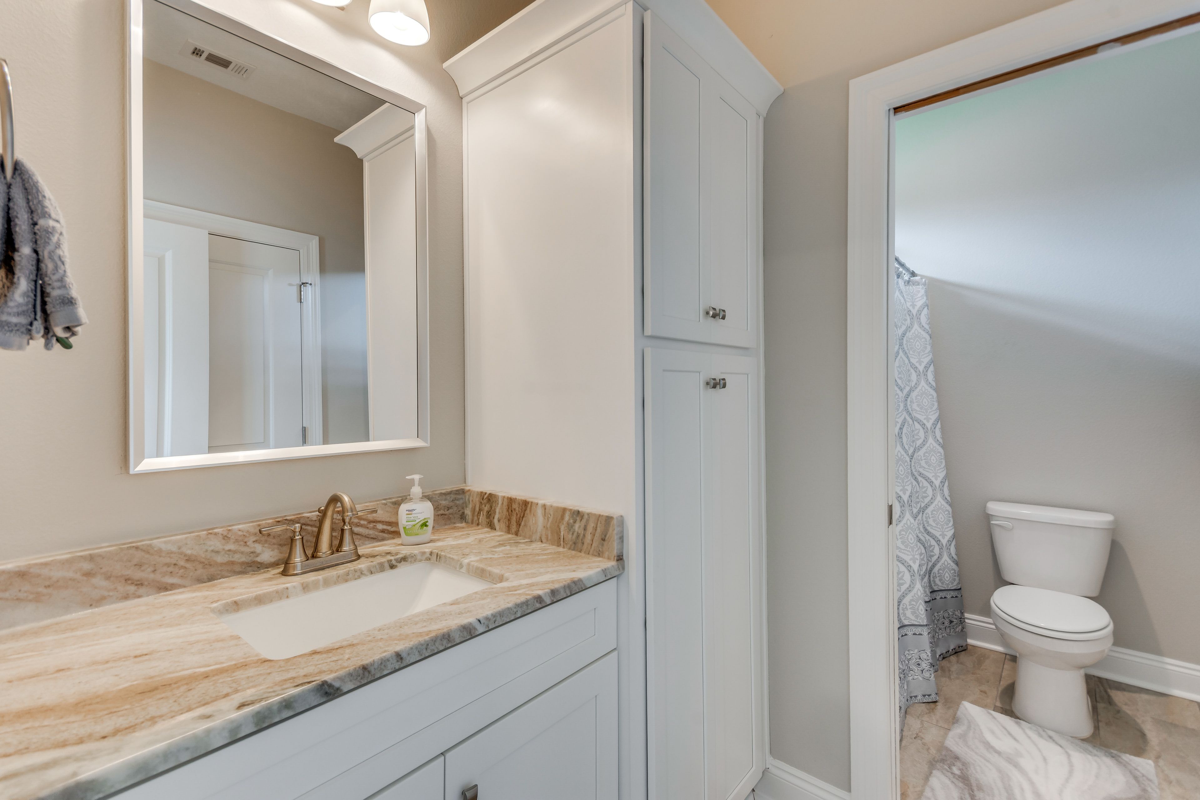 Full Bathroom