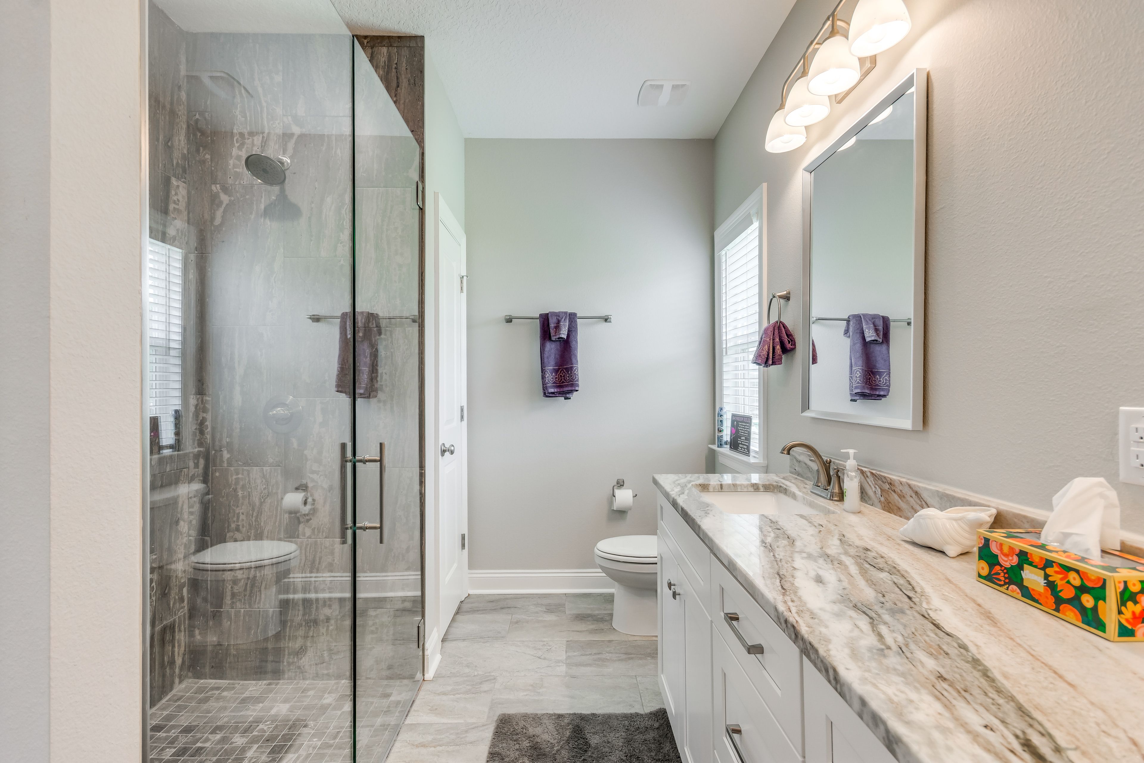 Full Bathroom | Complimentary Toiletries | Towels Provided
