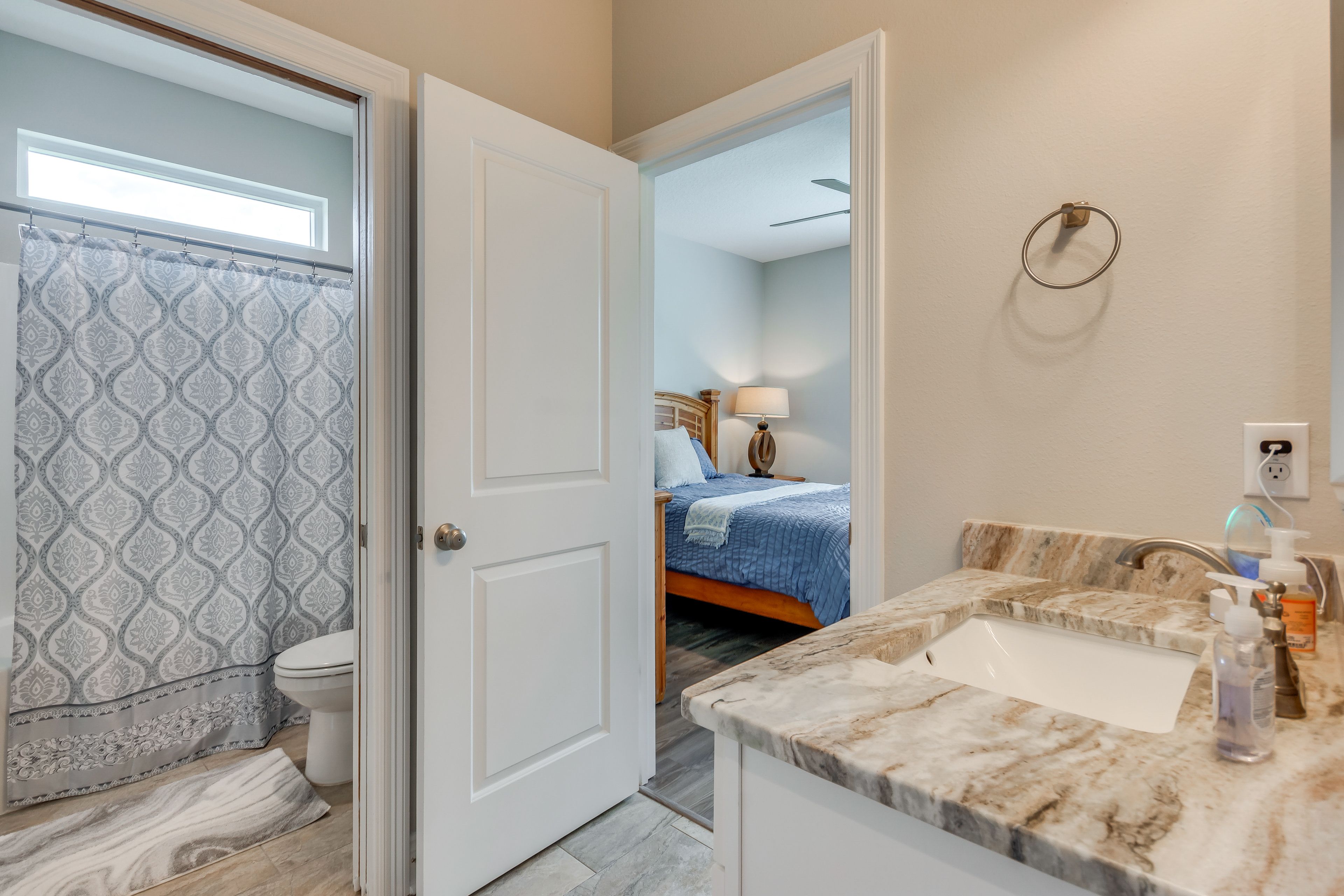 Full Bathroom