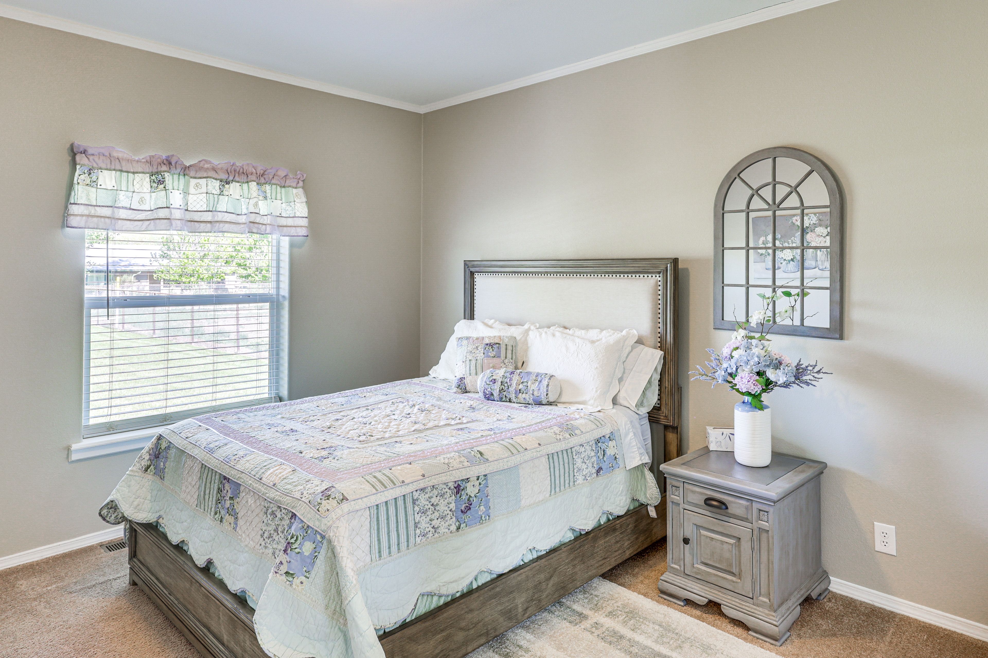Bedroom 3 | Queen Bed