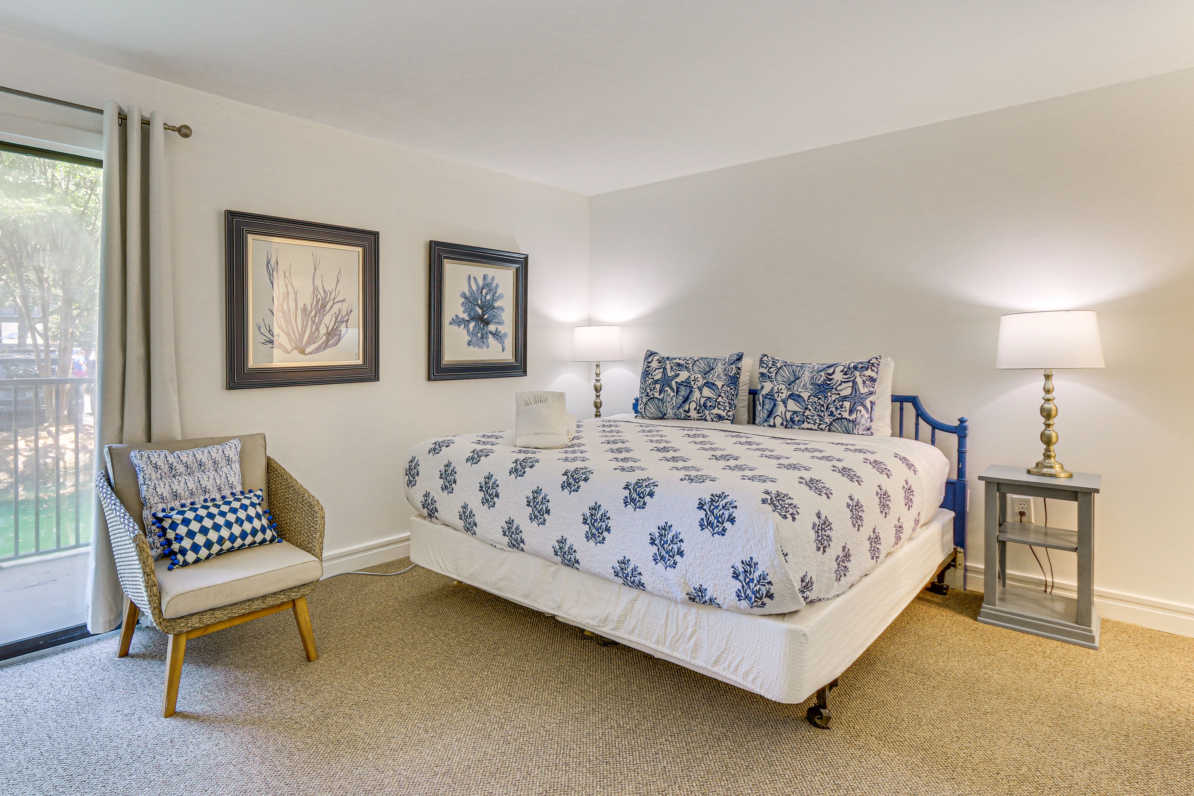 Bedroom 1 | King Bed | Smart TV