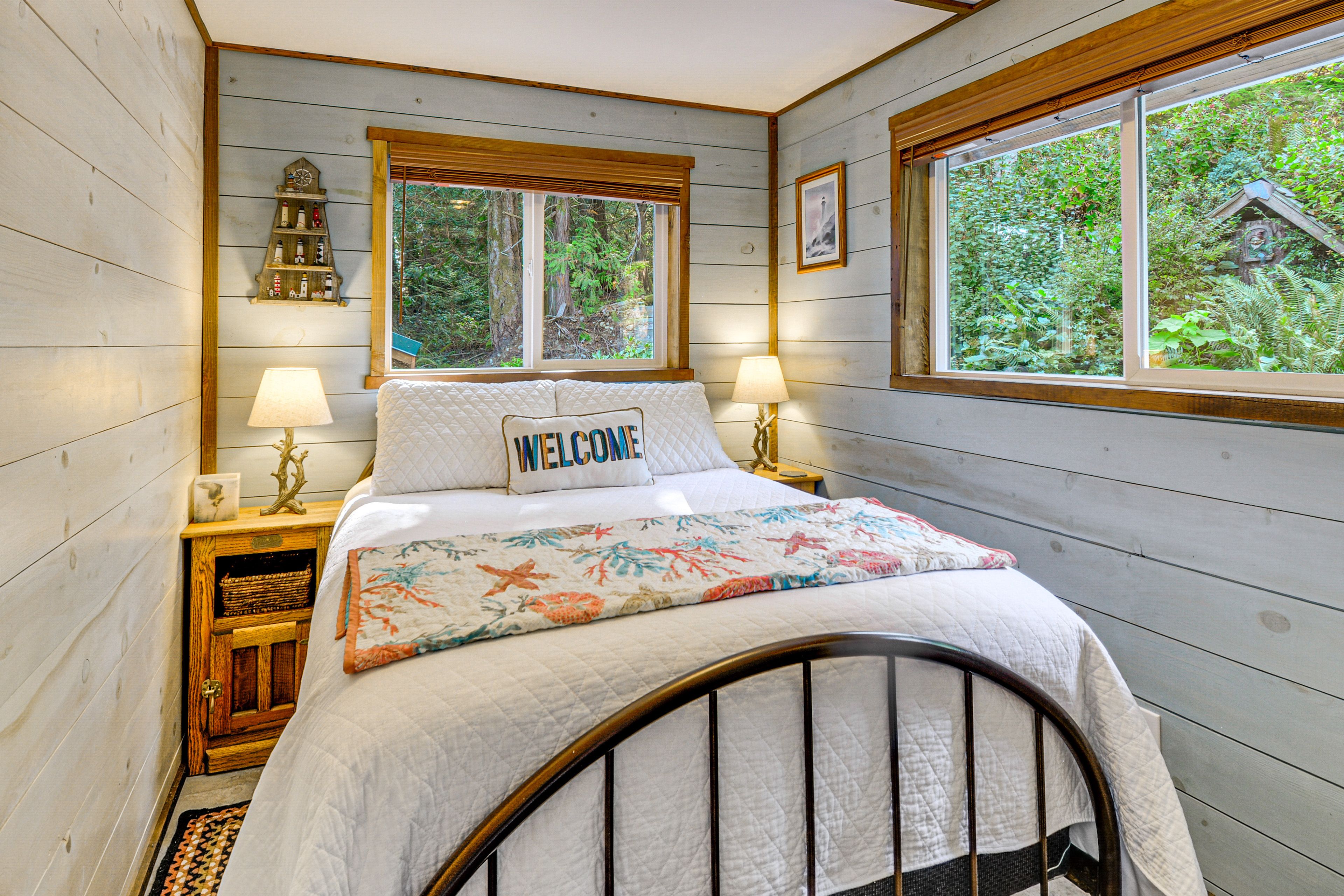 Bedroom 1 | Full Bed | Laundry